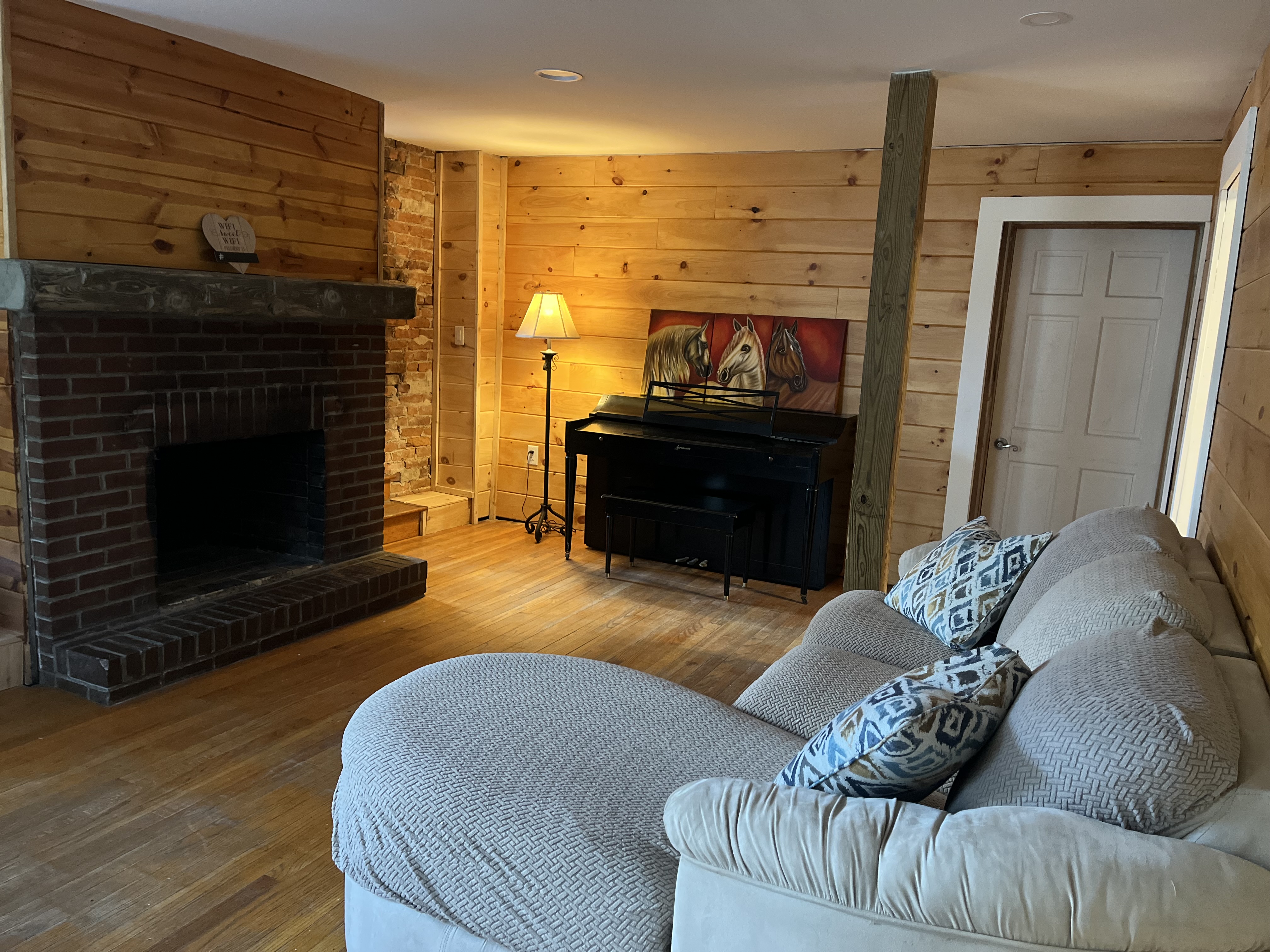 Rustic Poconos Hideaway