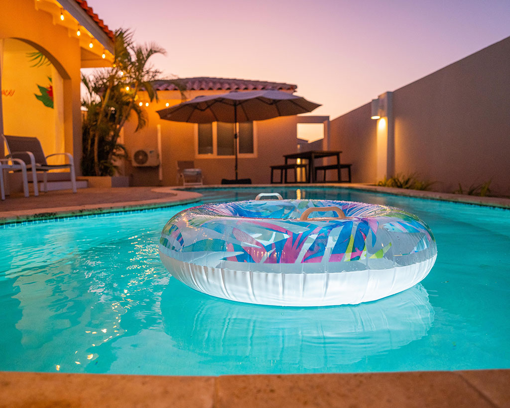 Cozy & Quiet 2BR with Private Pool & BBQ