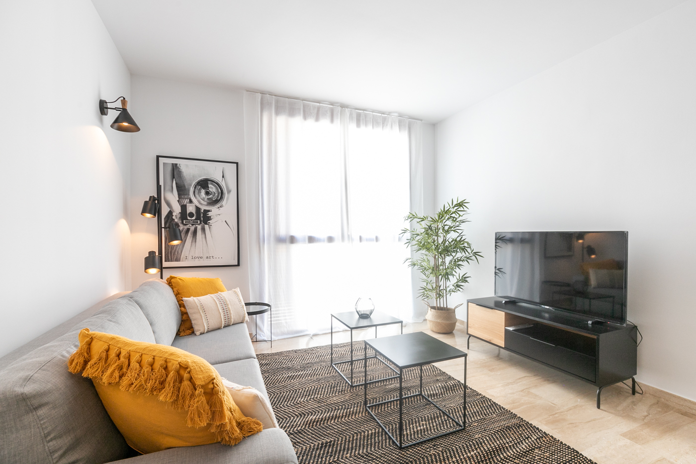 2 Bedrooms Apartment
