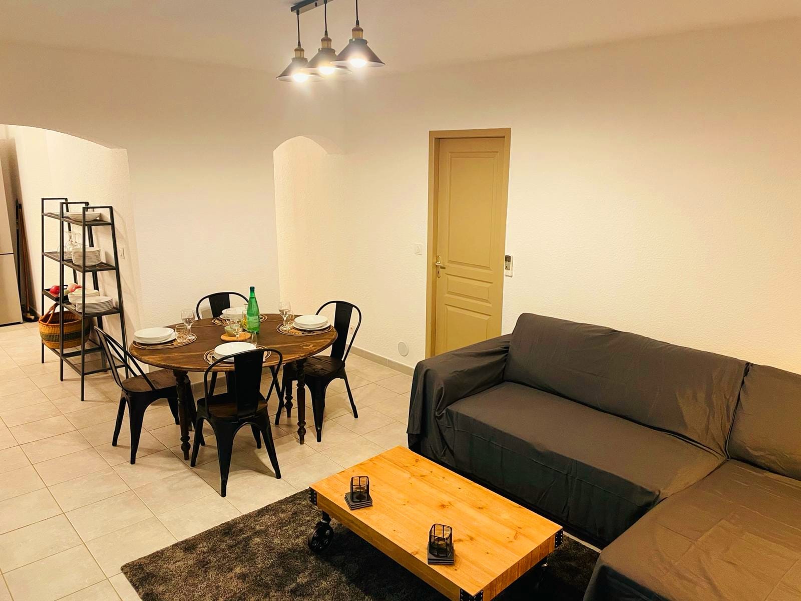 Sunny apartment on the ground floor of a house