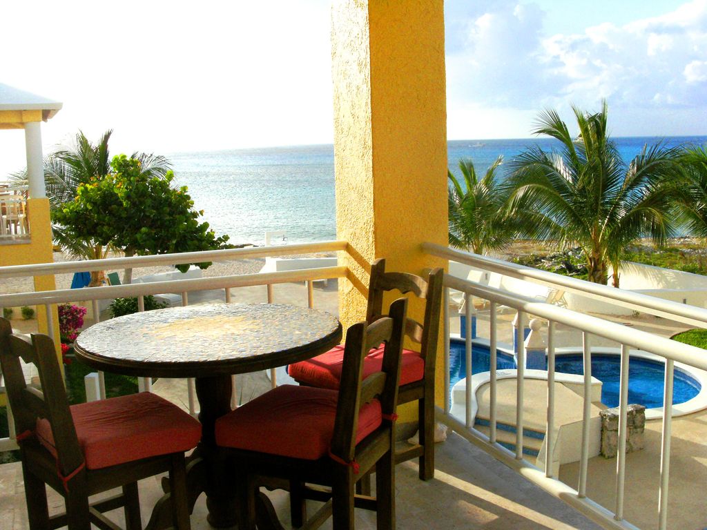 Paradise Beachfront Condo - Amazing Snorkeling!