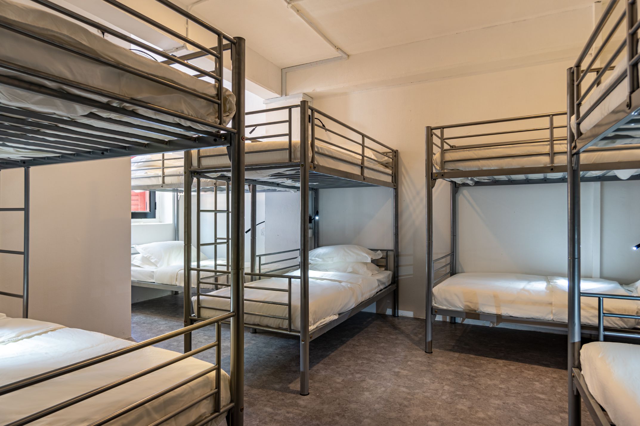 Chinatown: 1 Bed in 10 Mix Dorm, 1 min walk to MRT