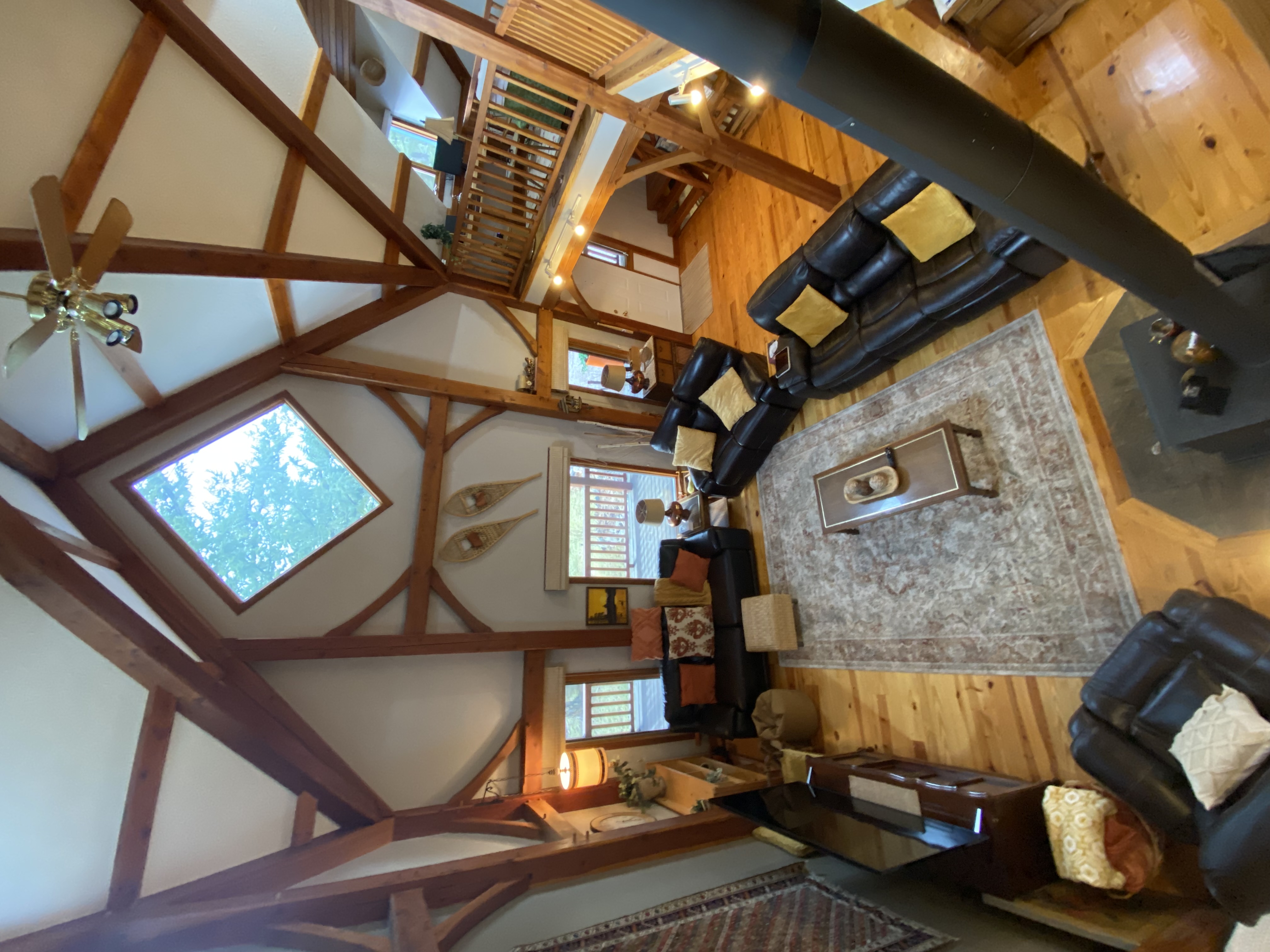 25 mins to ski hill! Spacious timber frame AC home