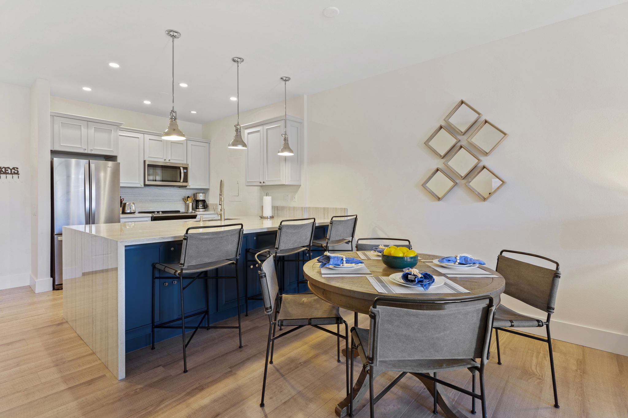 & Spacious Wailea Remodel!! Walk to beach Apartments for