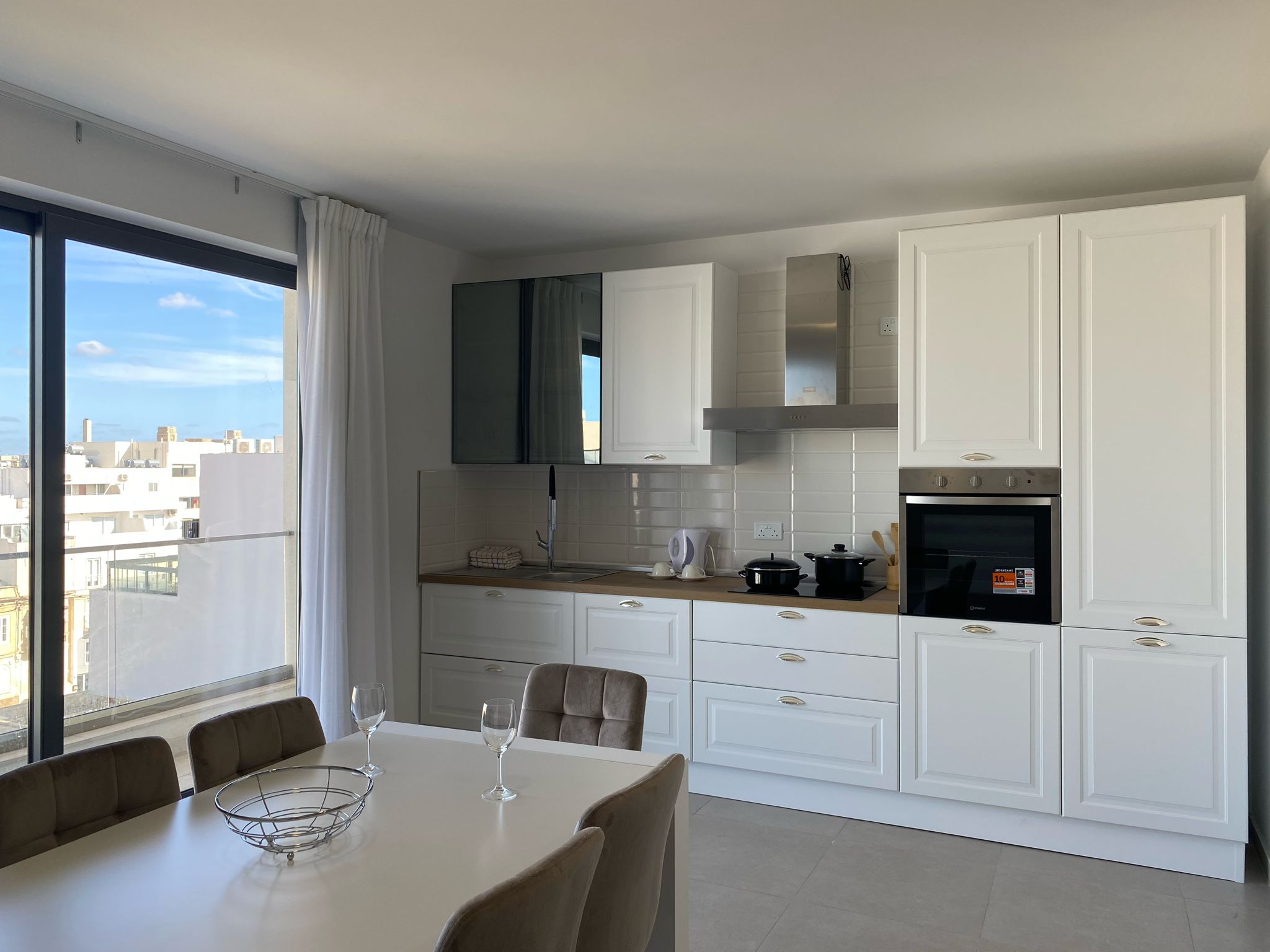 Hegi's Summer Apartment