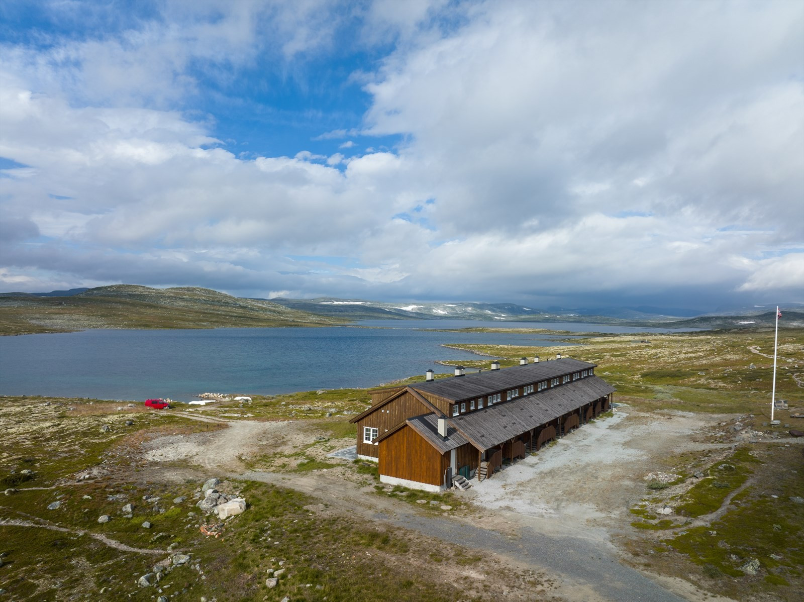 Lakeside apartment in the middle of Hardangervidda