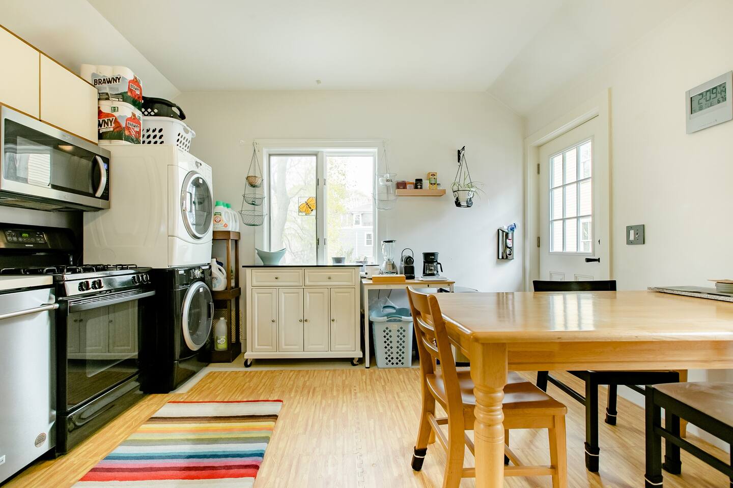 Great Room Near Harvard/MIT/BU, bikes available in Cambridgeport, Cambridge