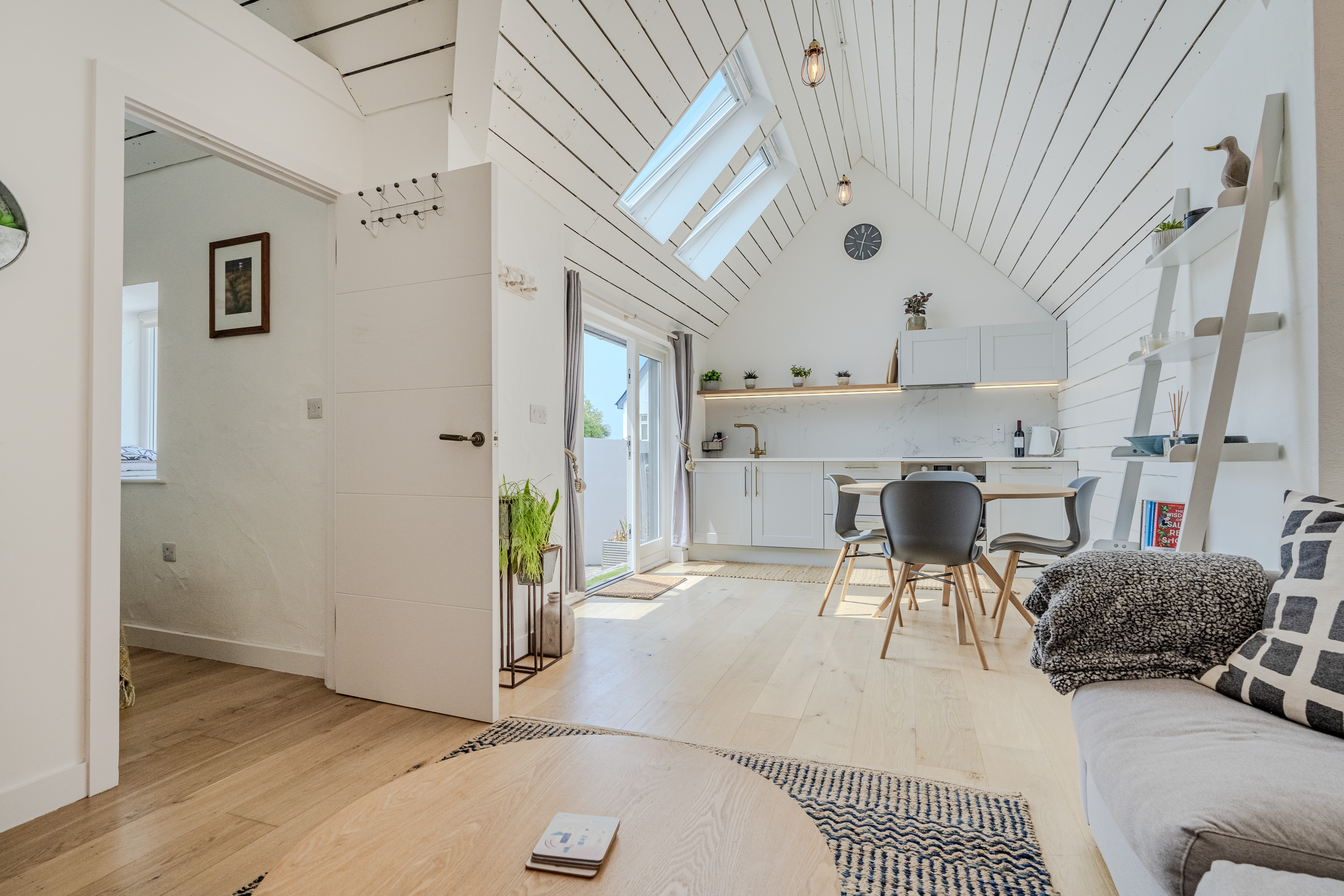 The Cabin-A gem in the bay!