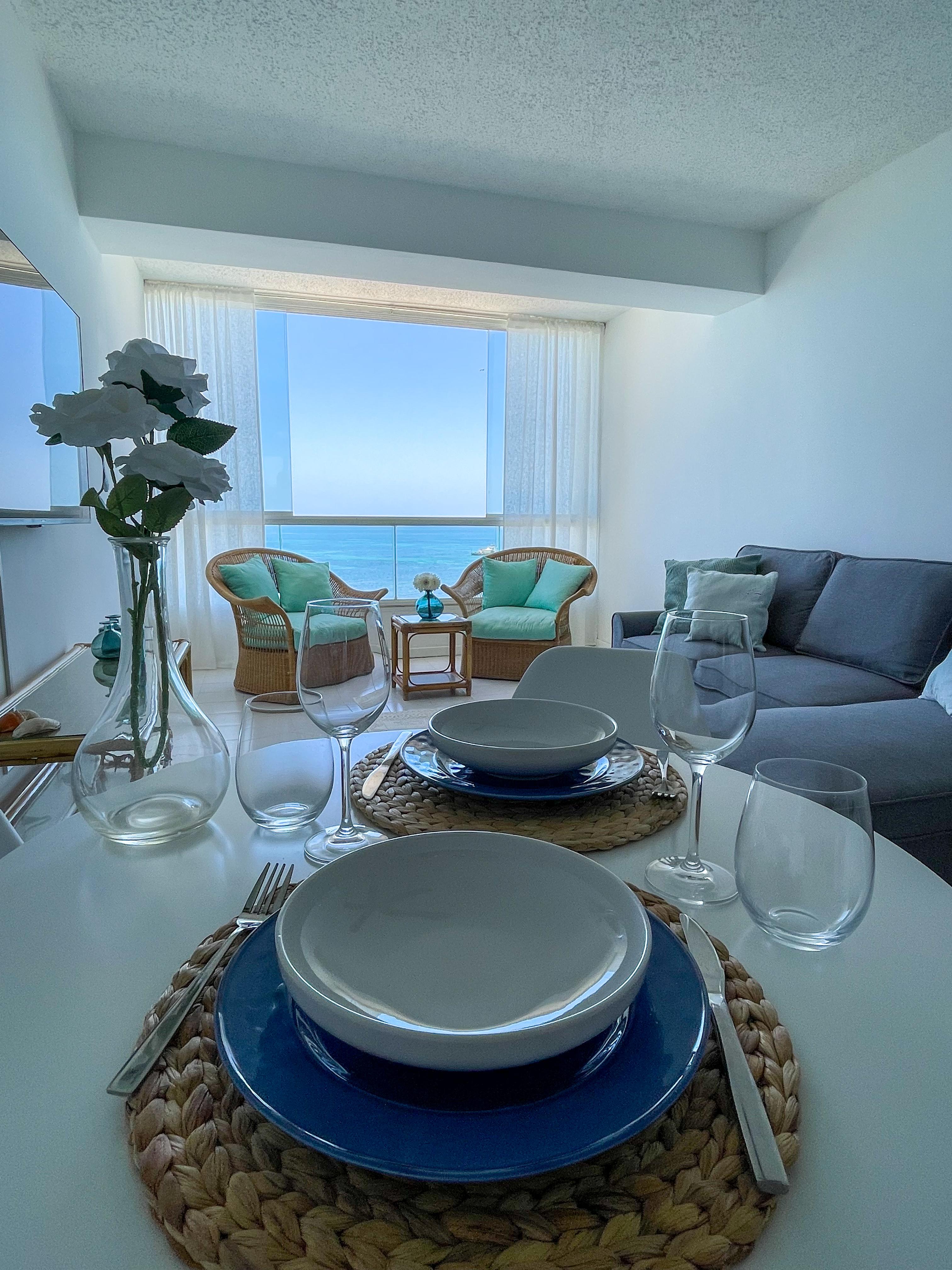 Apartment with ocean view, beach, pool