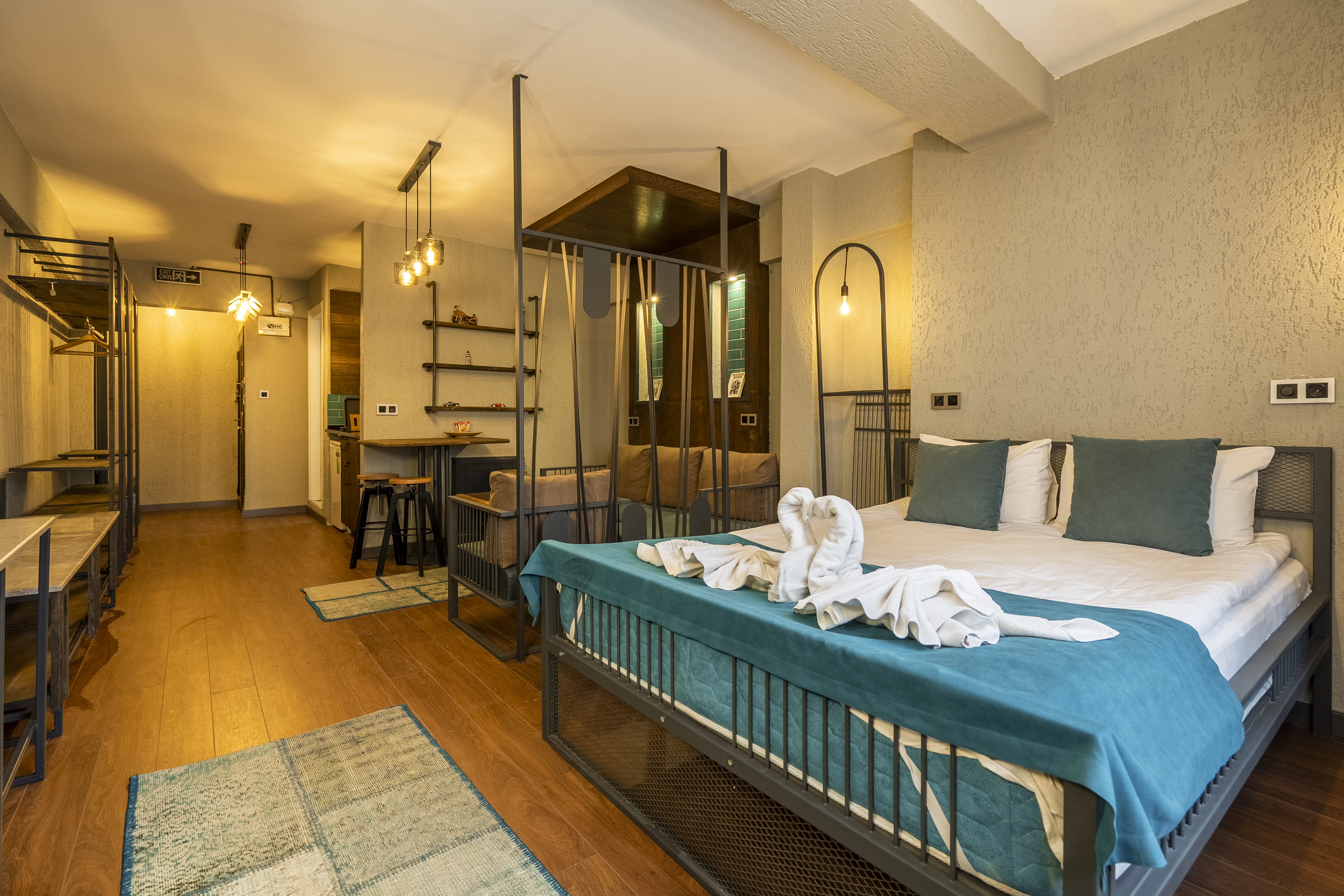 Cozy Spacious Studio Flat With Mid-Size Jacuzzi