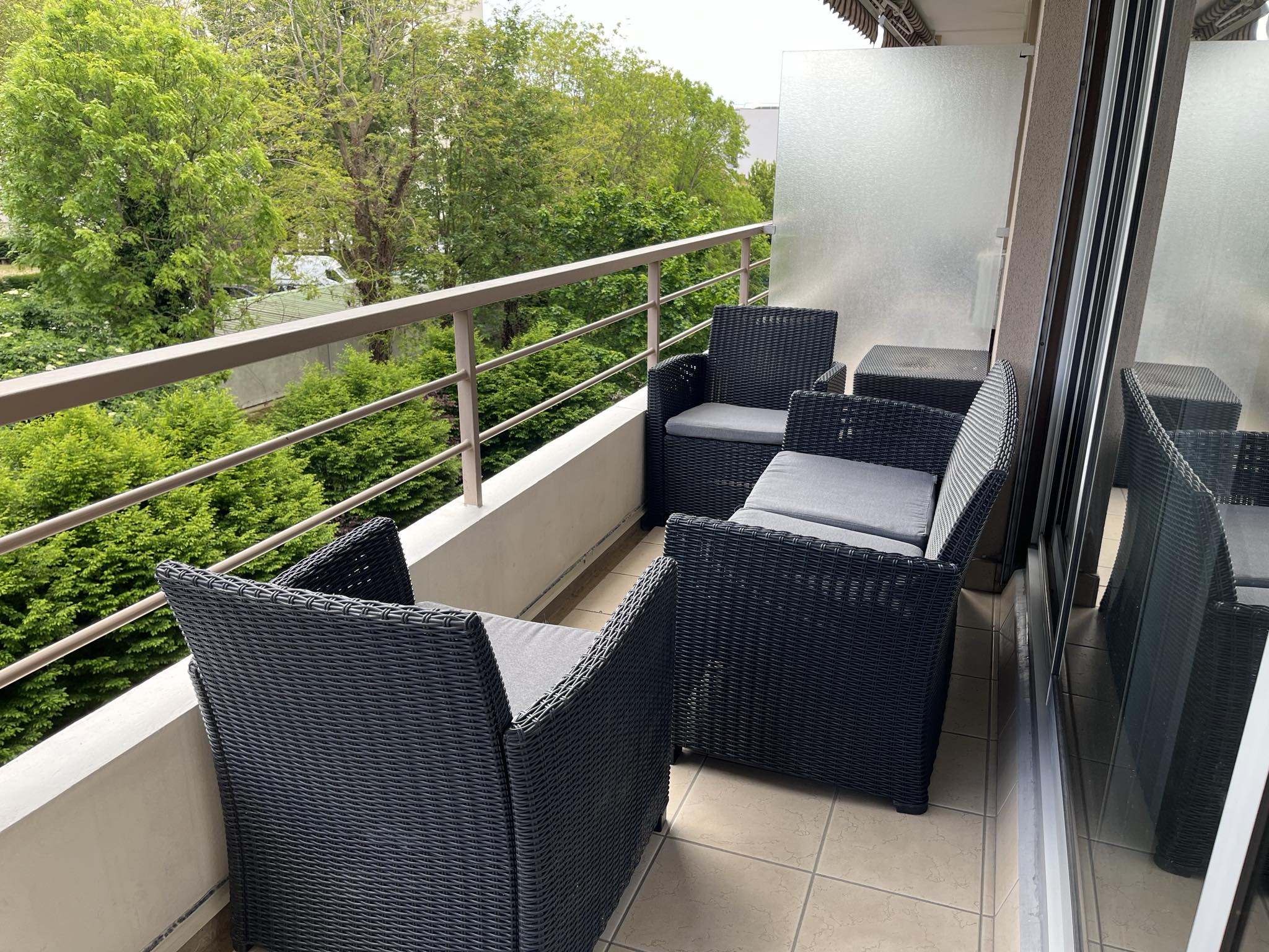 Superb Studio near Paris/Rungis Parking & Balcony
