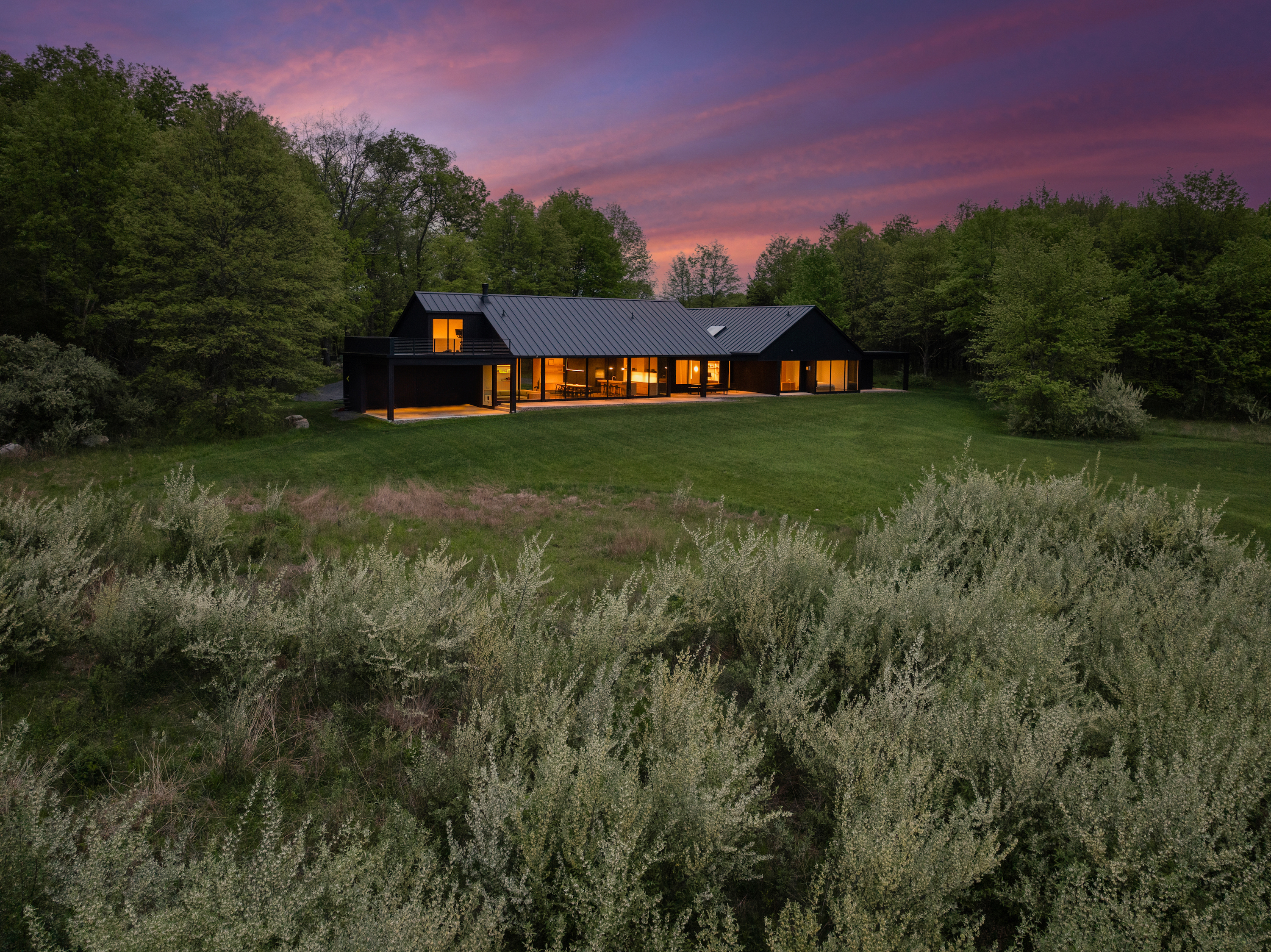 Tranquil Black Creek Sauna • Workstations • Wi-Fi - Houses for