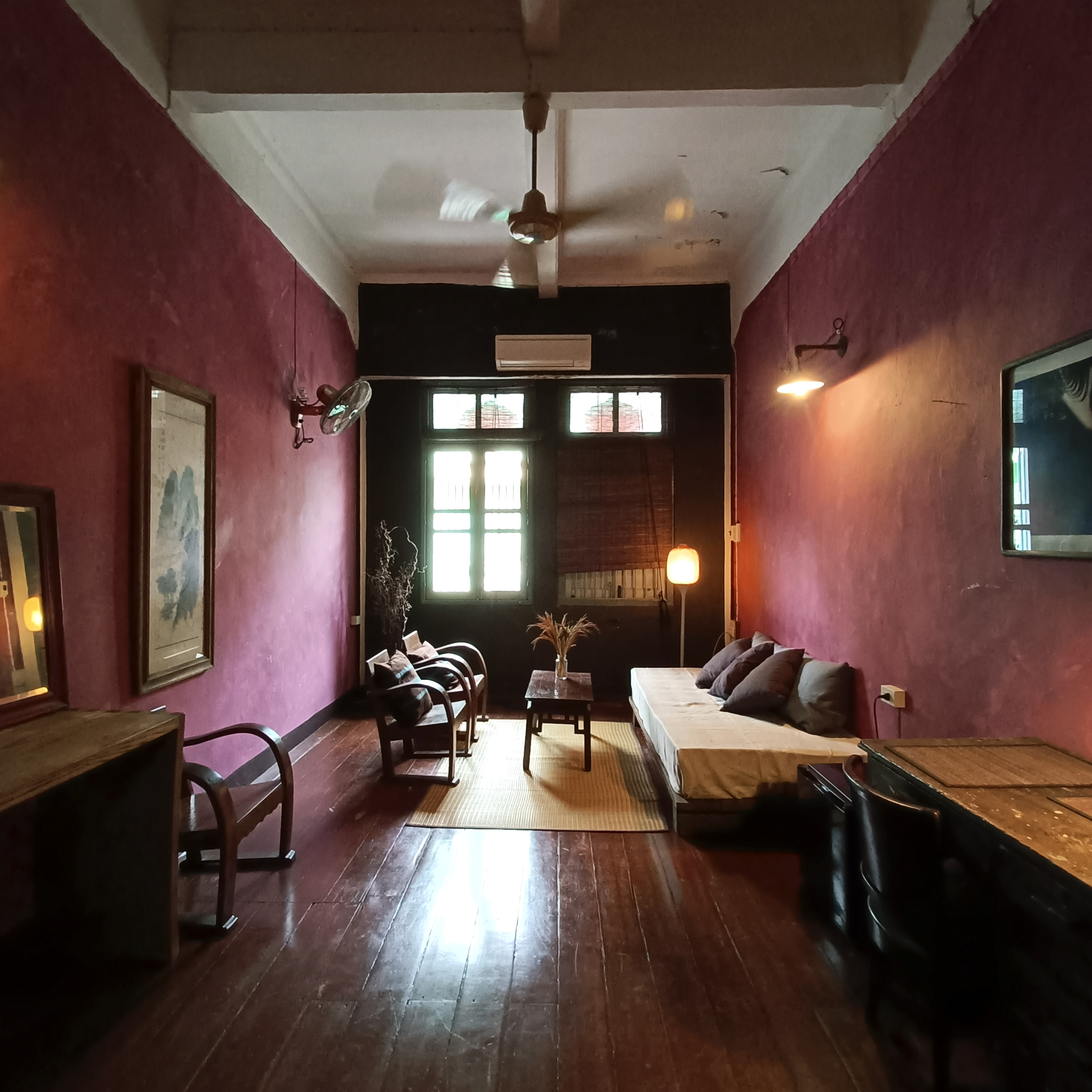 BaanYok, duplex in an antique house in Chinatown