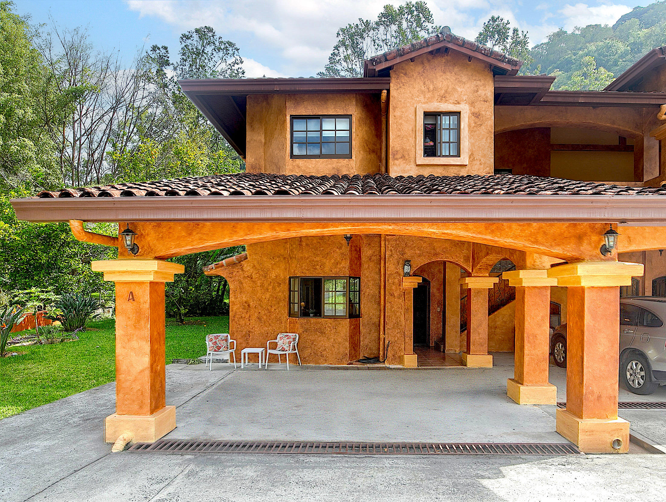 Paradise House, Boquete- hiking, birding, coffee!