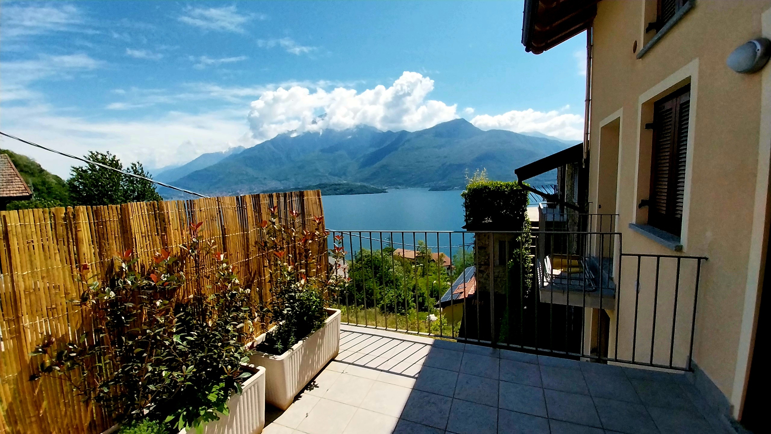 Between Lake and Mountains: Casa“Pecetta”