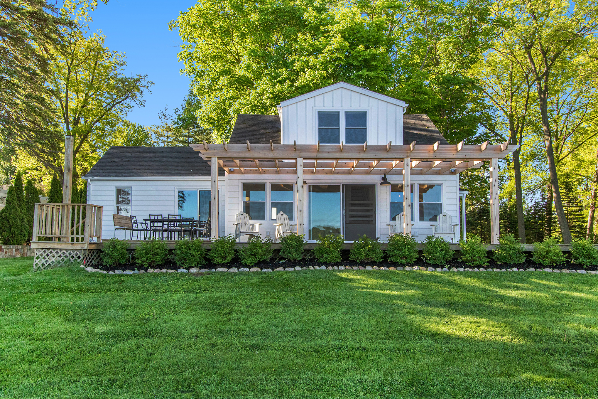 EstherHouse Beautiful  Lakehouse