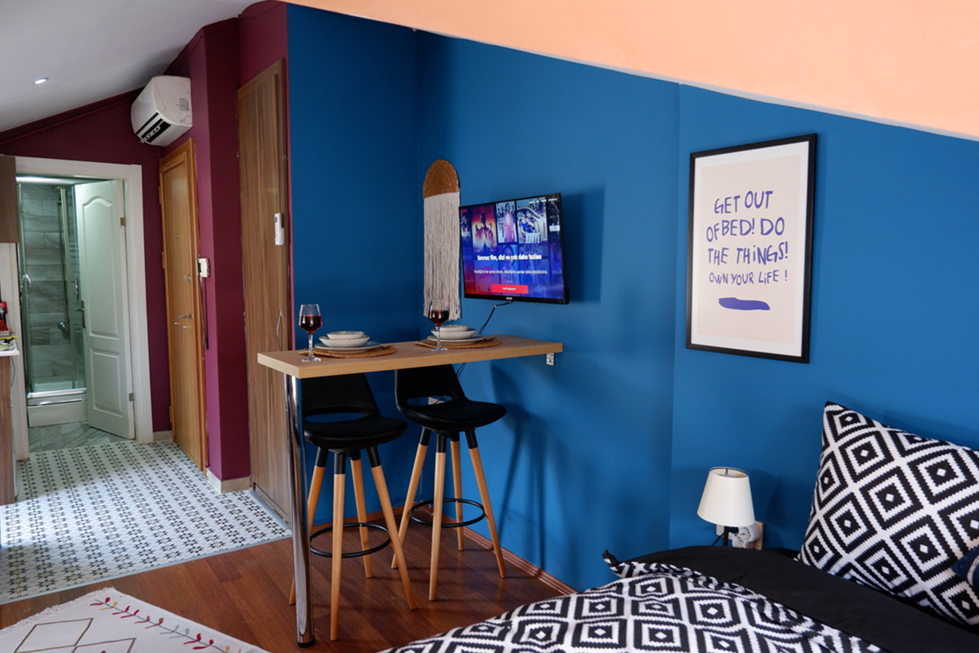 Stylish and modern penthouse(terrace,22000 btu AC)