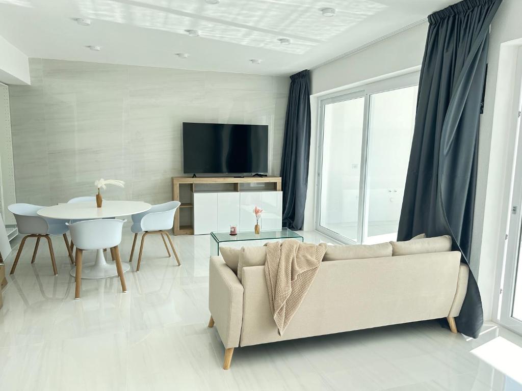 Luxury Open space apartment with terrace