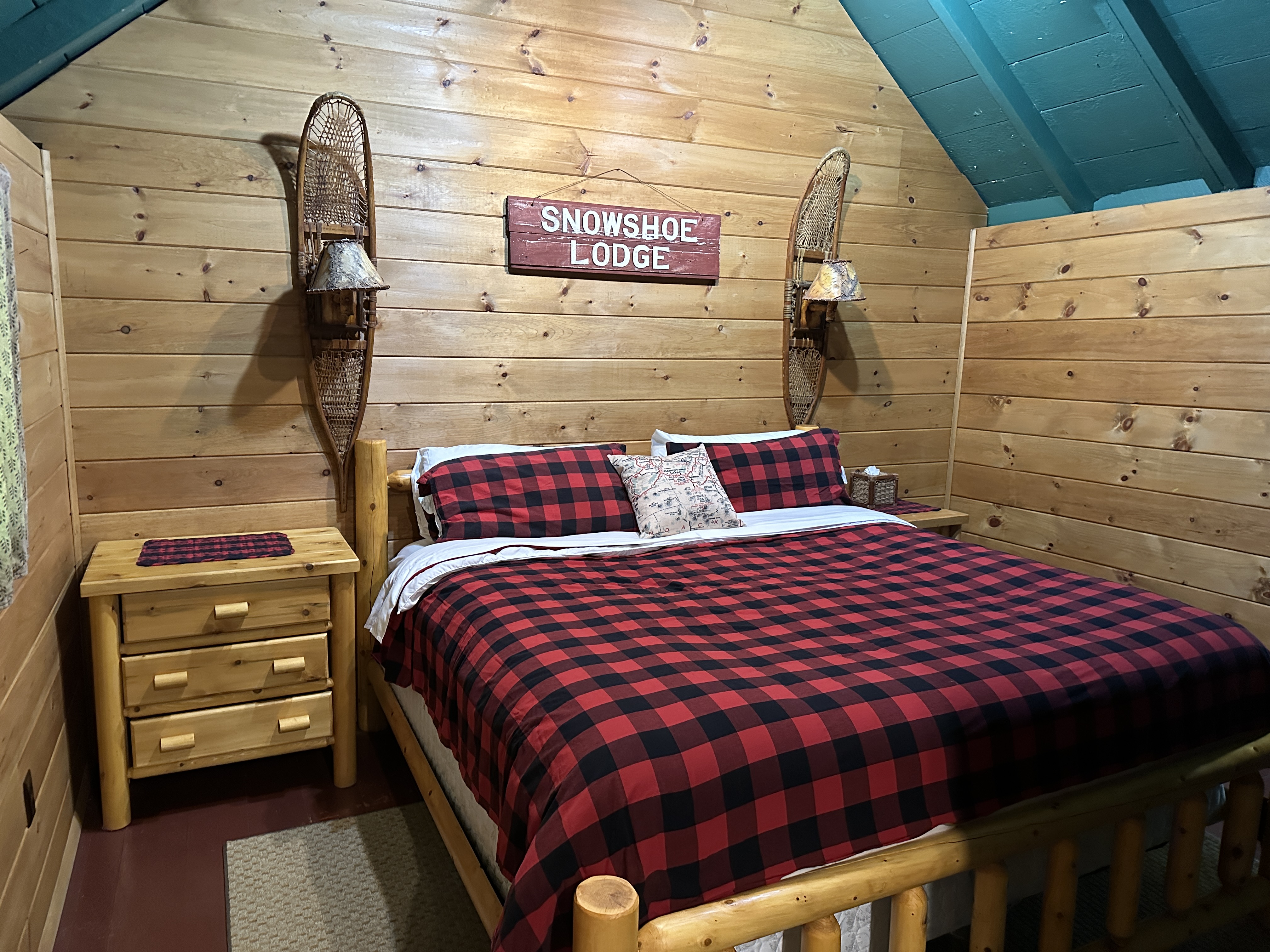Rustic ADK Cabin close to Lake on Rail Trail