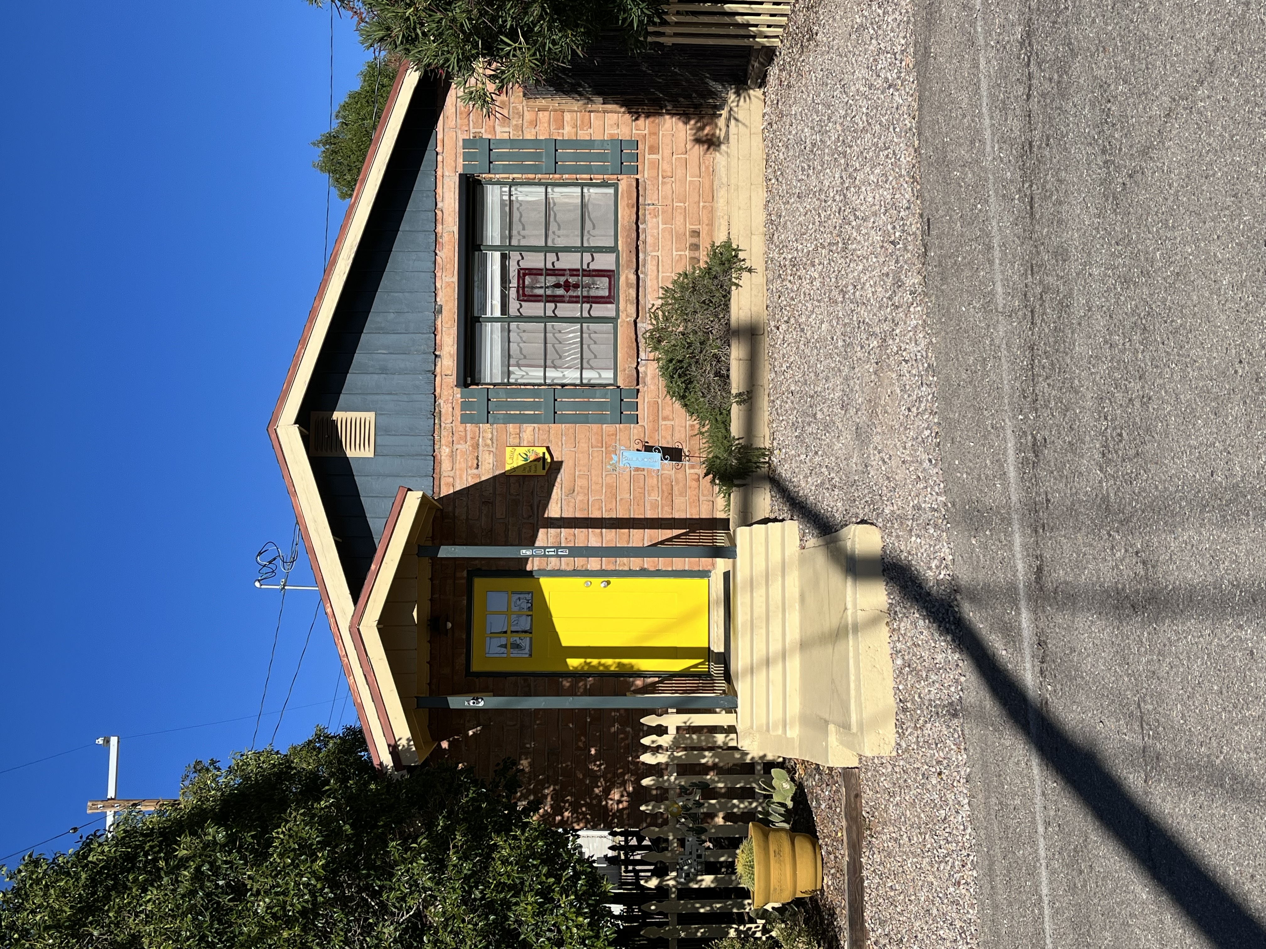 La Casita:  charm, pet+ private patio,