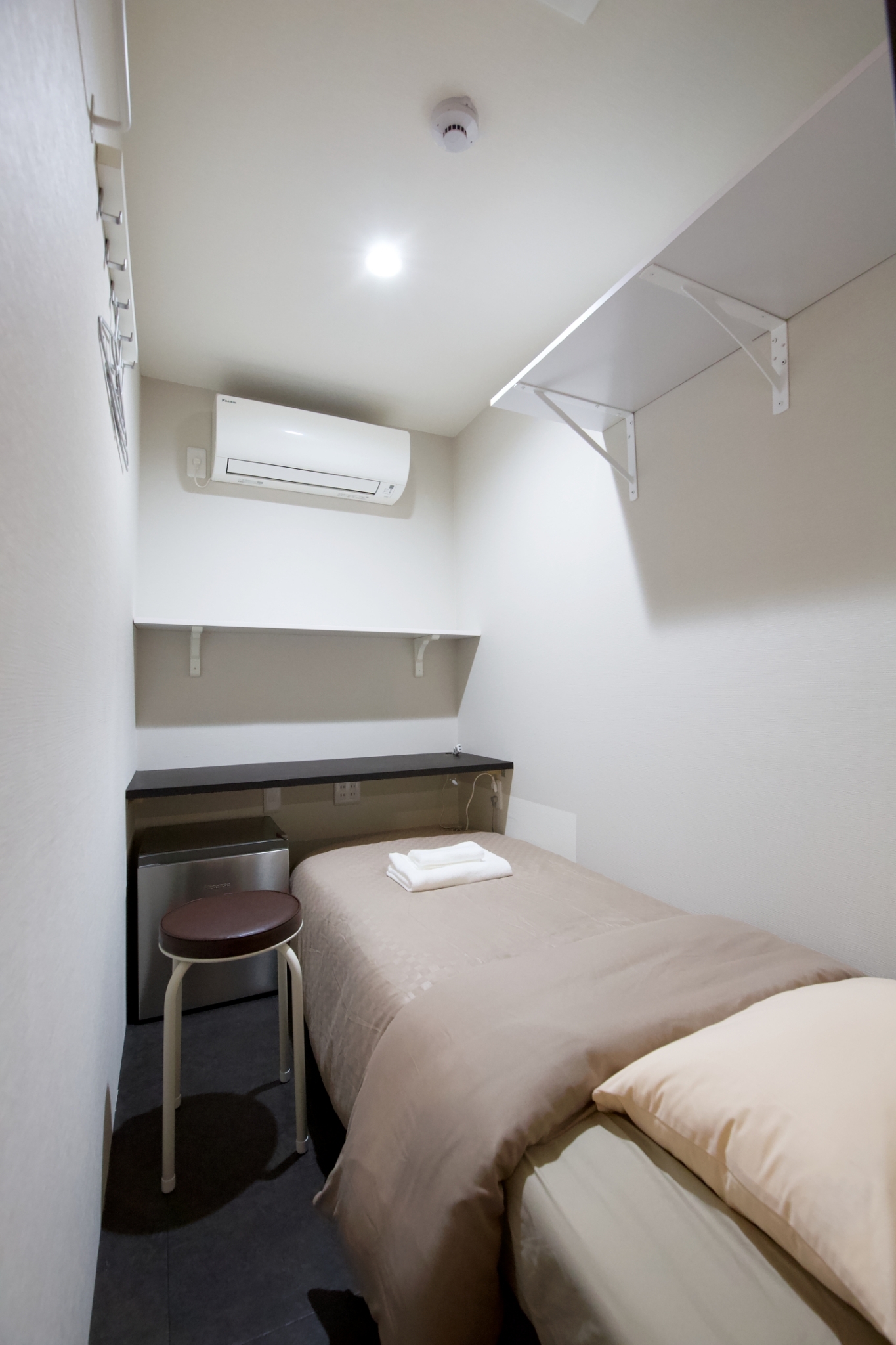 4mins on foot to Koiwa Station/Wifi /Private Room