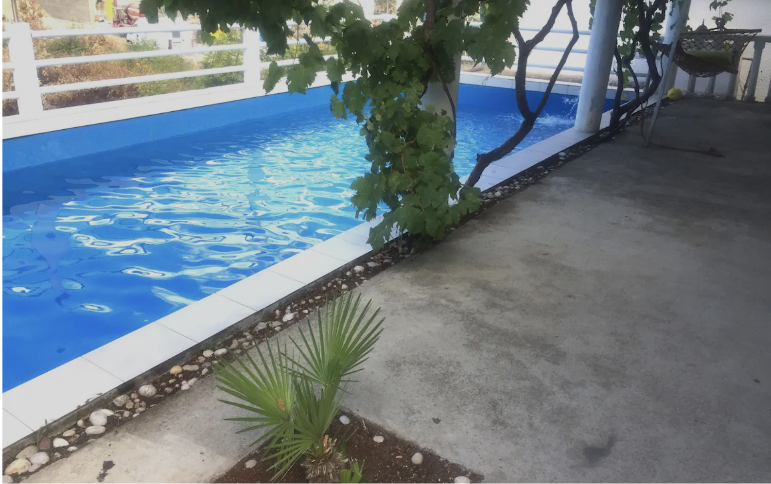 Apartment with Swimming Pool