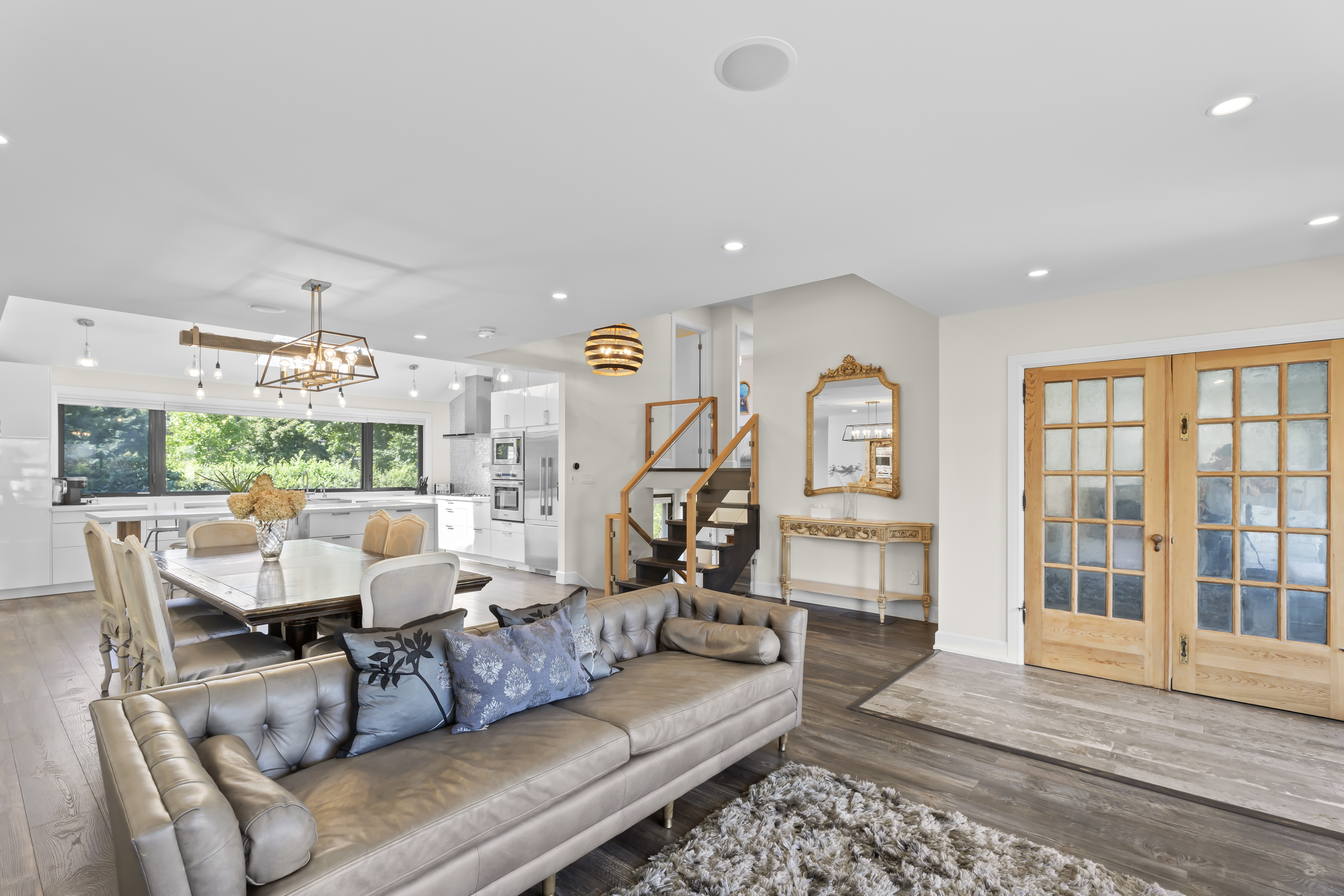 Stylish Exec Retreat | Park Views, Peace & Privacy