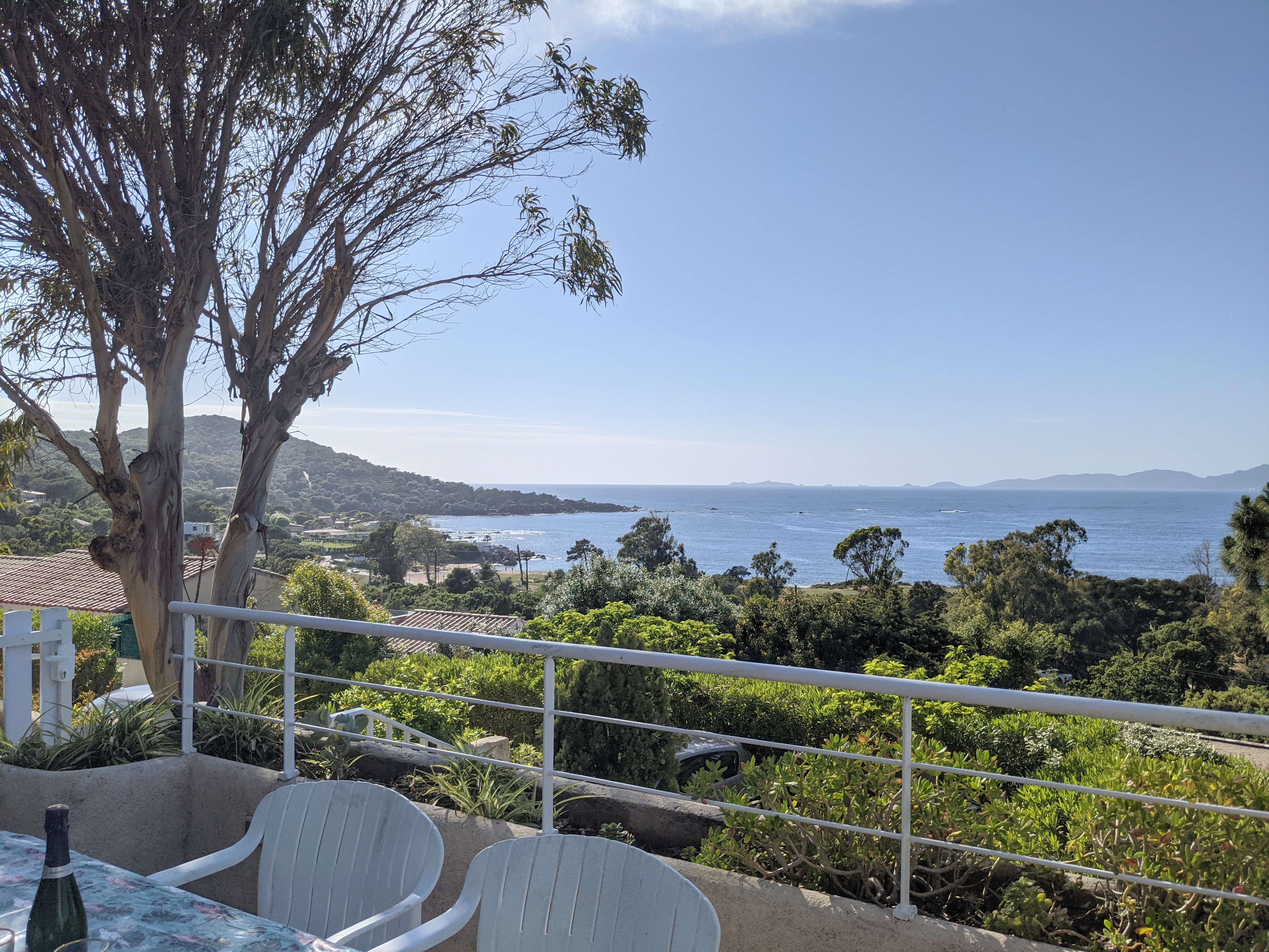Acacia: 3 beds flat, sea front