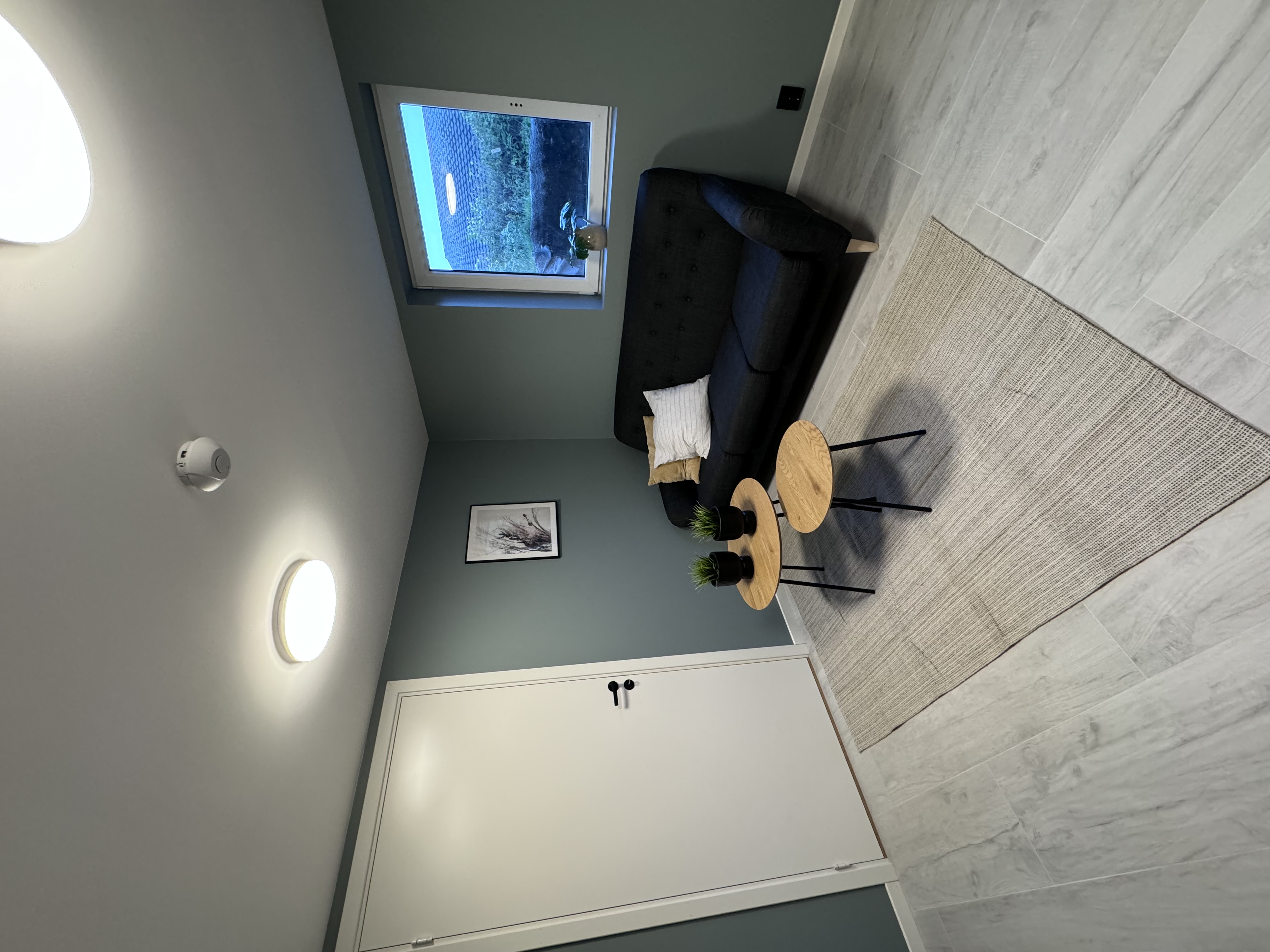 Newly Renovated Modern Apartment