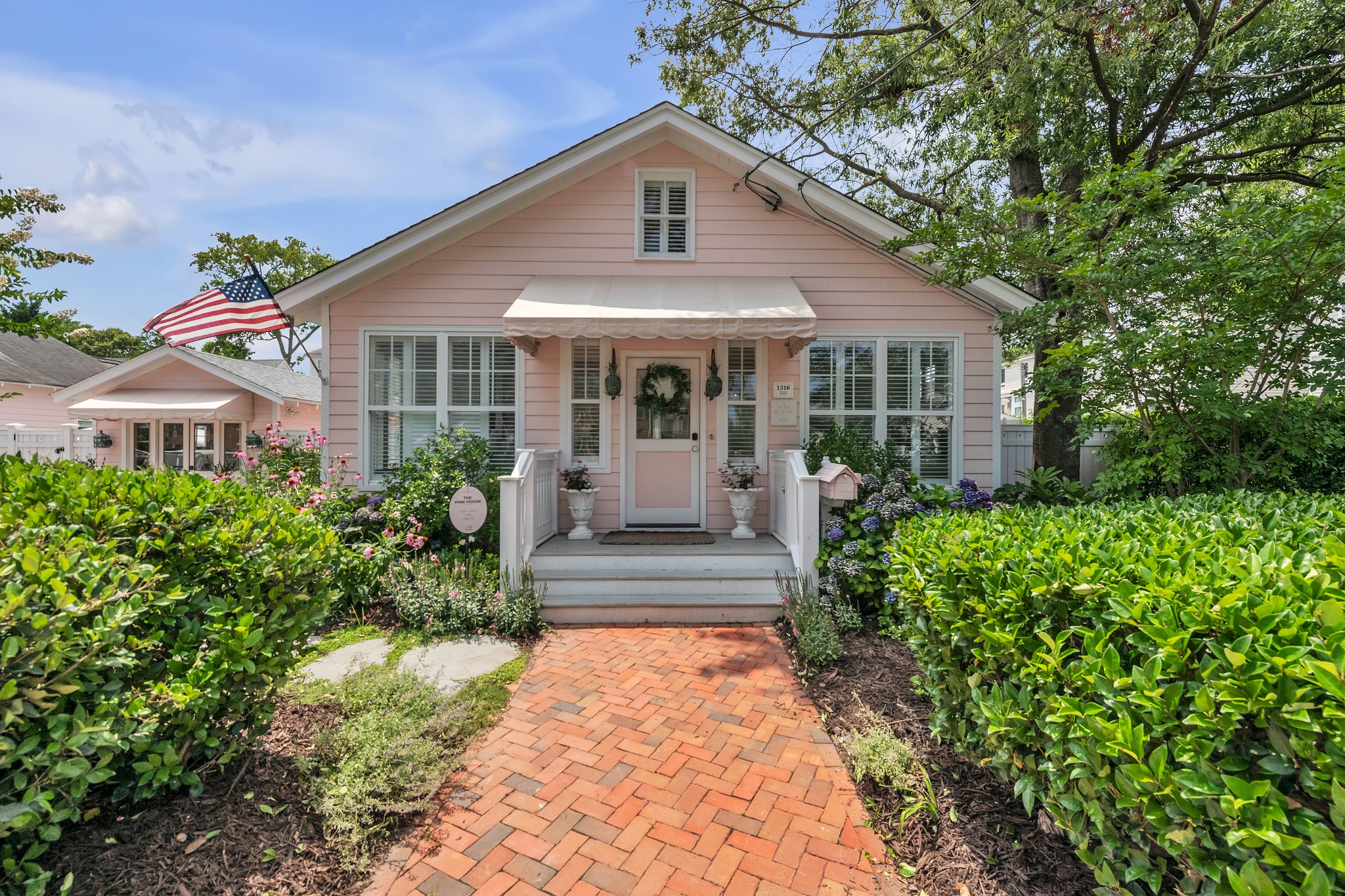 The Pink House - Houses for Rent in Virginia Beach, Virginia