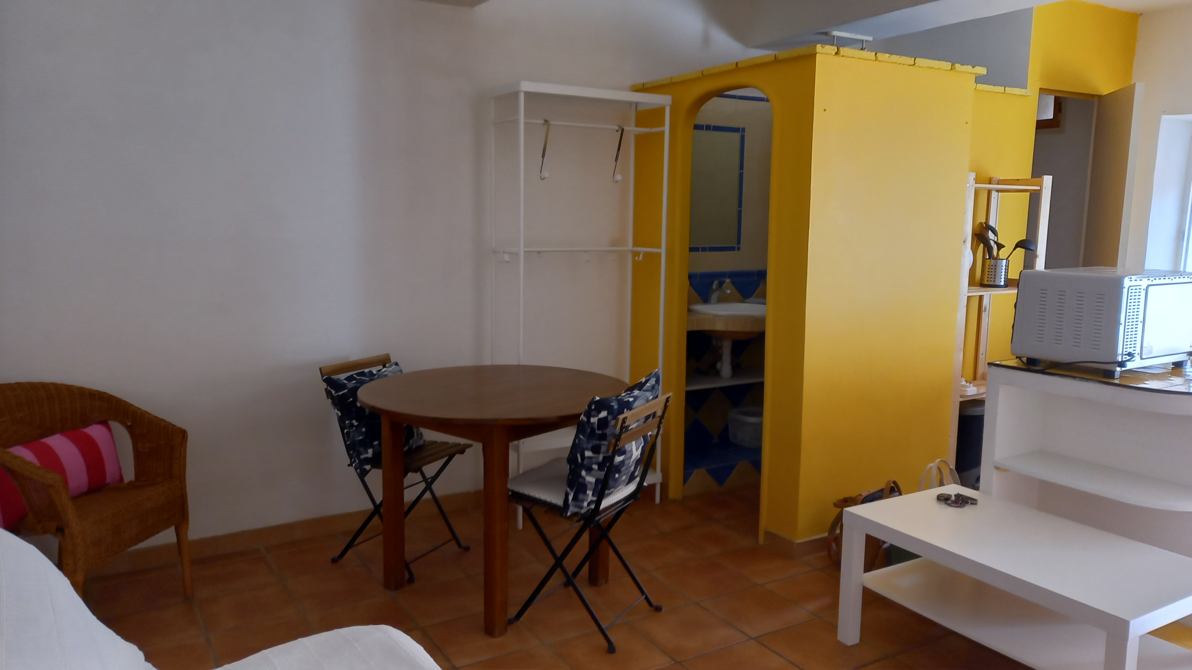 Joli studio, centre village Aups