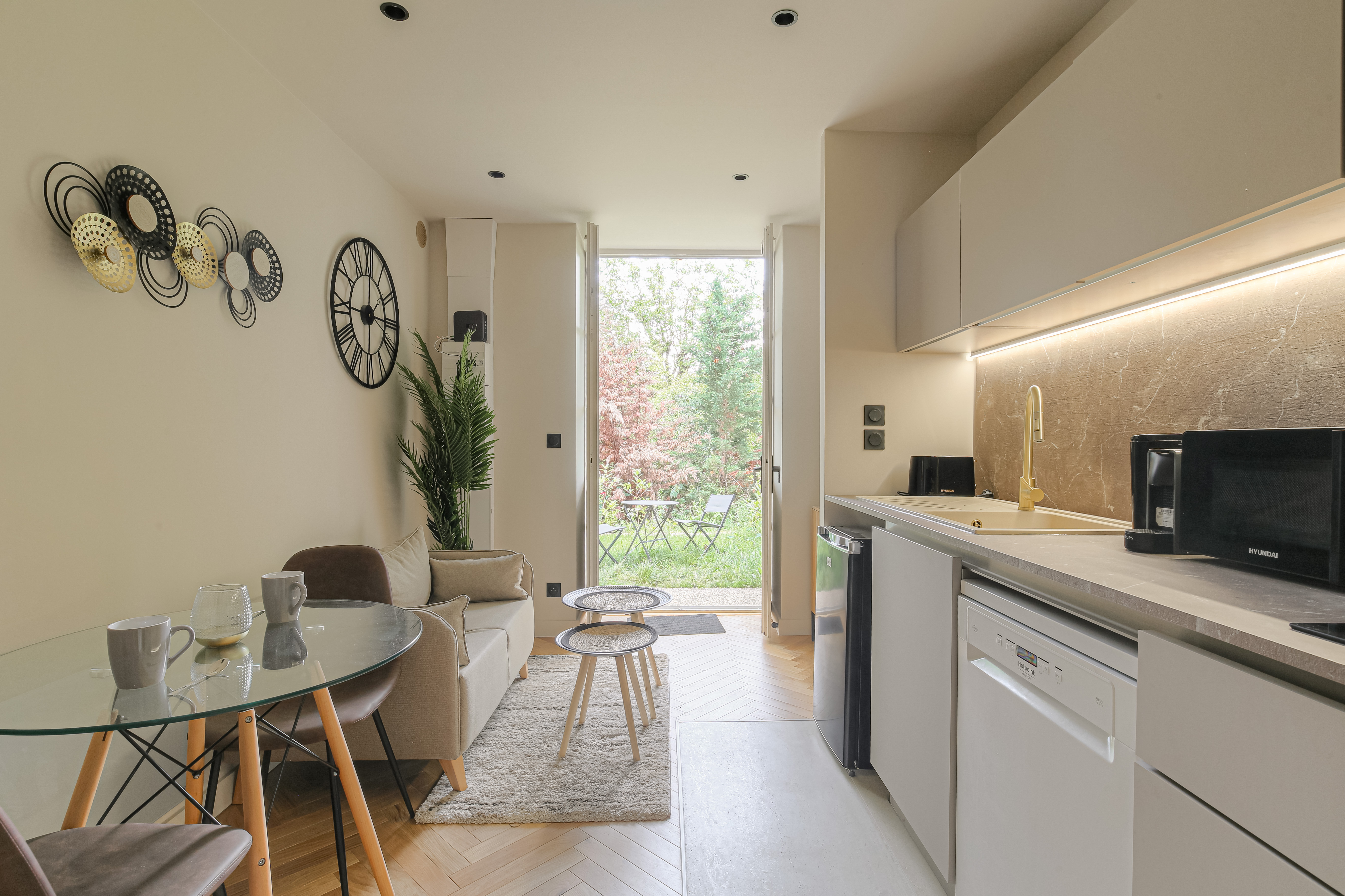 Pretty duplex with garden, 2 people, Écully