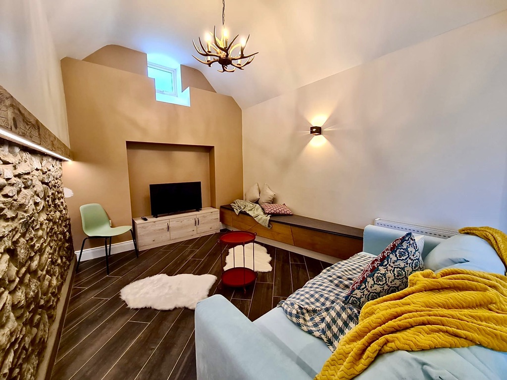 James' C._ Castle Mill Cottages