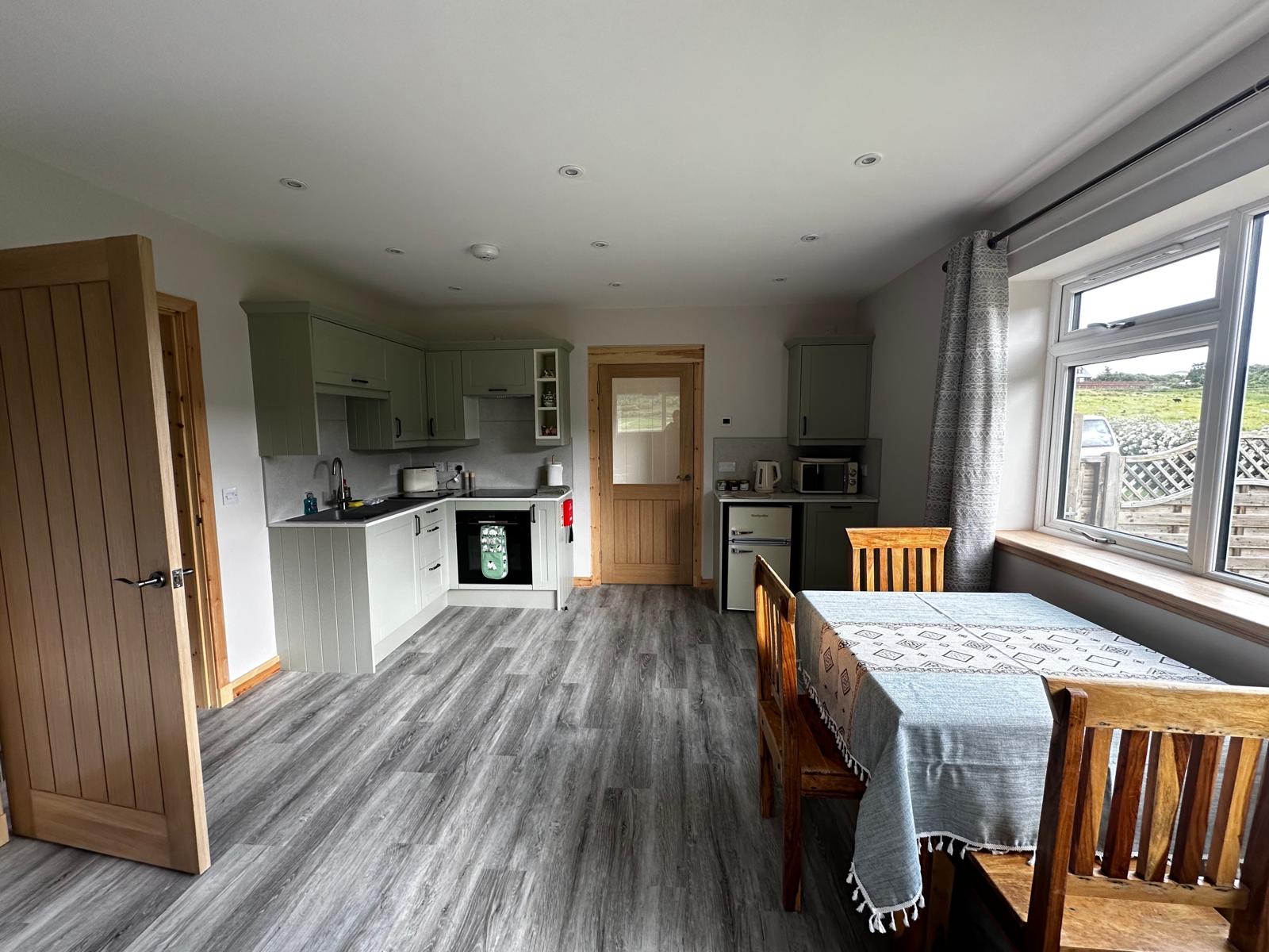 Taigh Geal Apartment