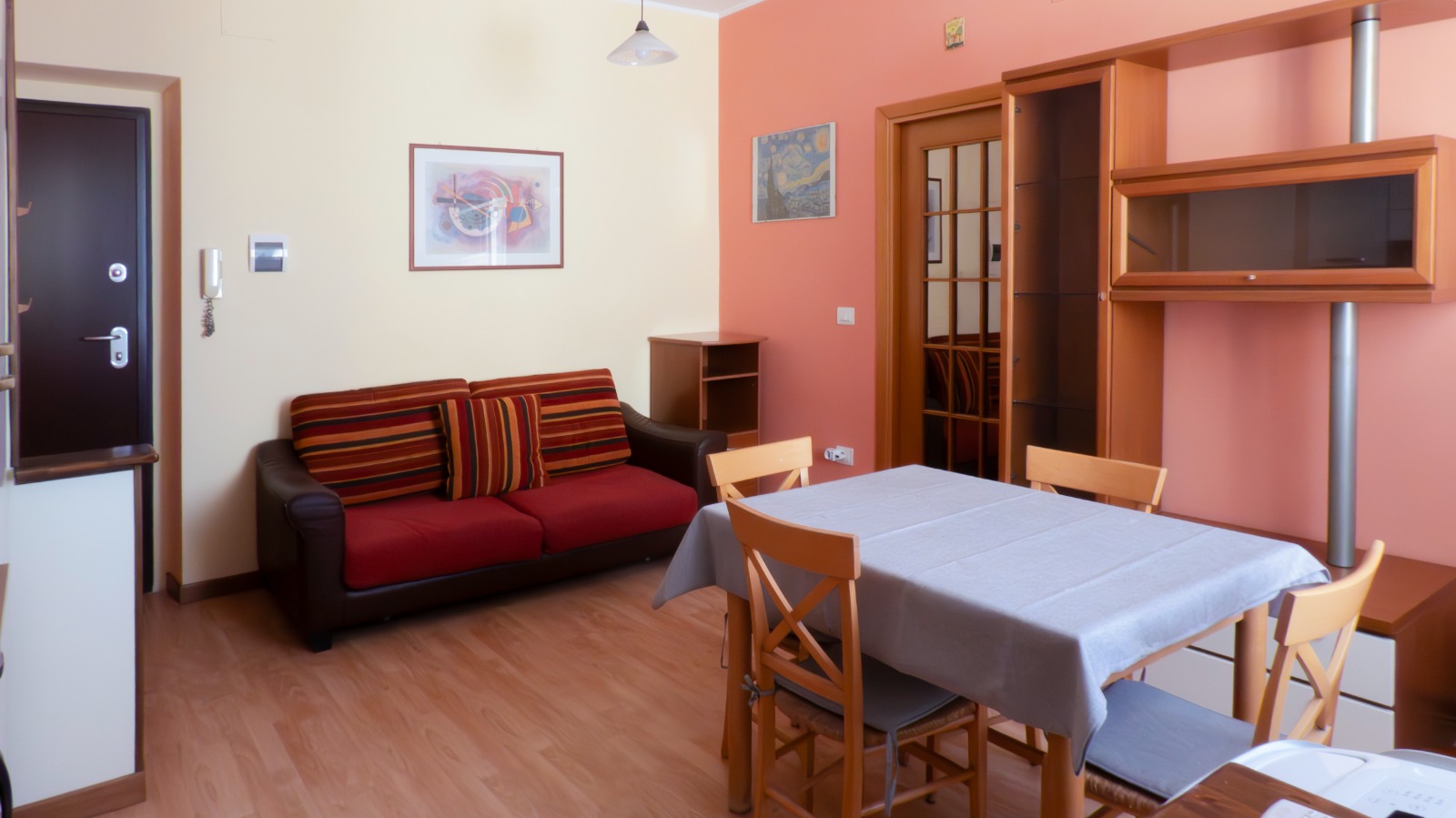 Apartment near hospital and university
