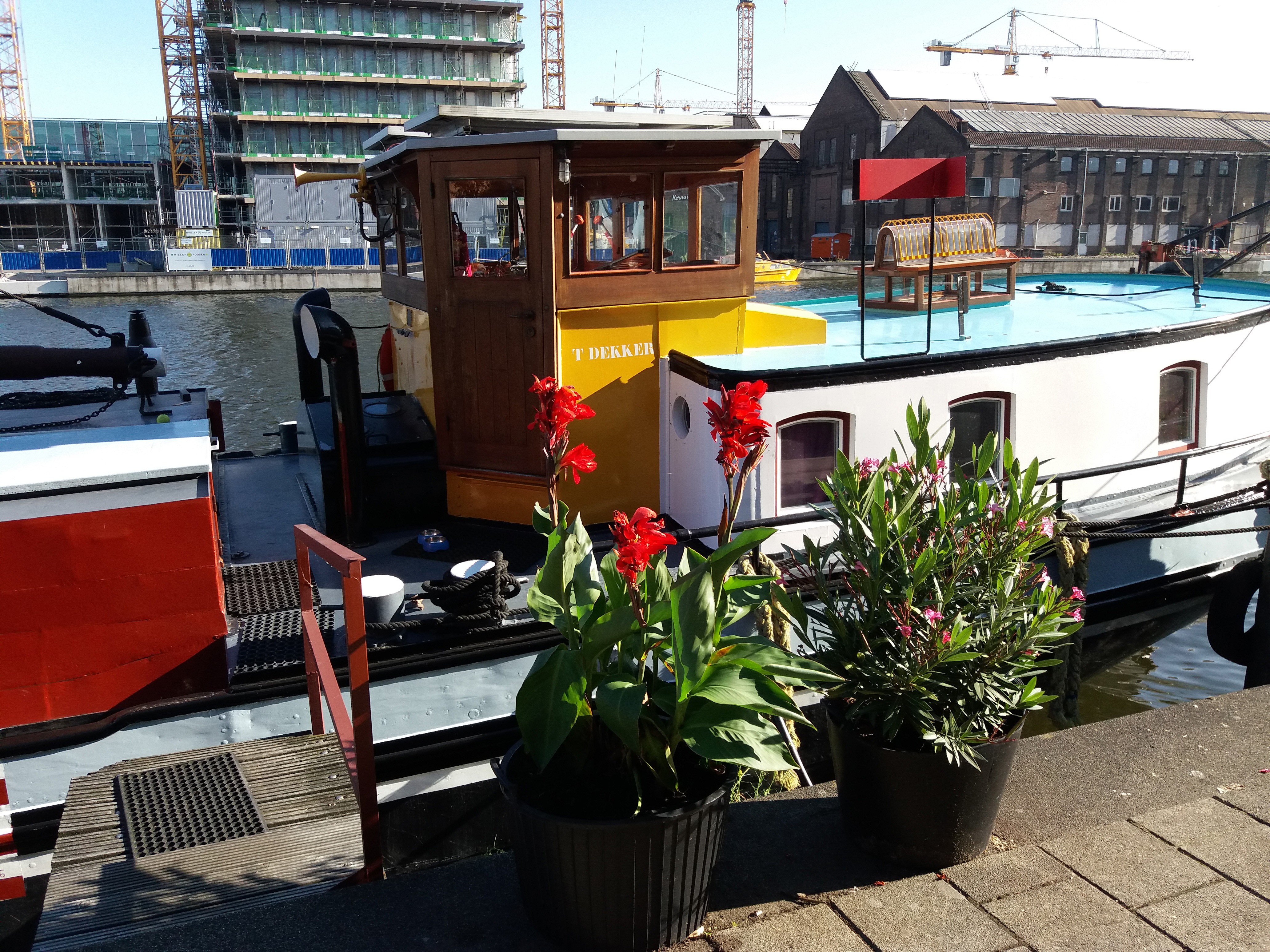 Historical houseboat | city center โ Amsterdam stay
