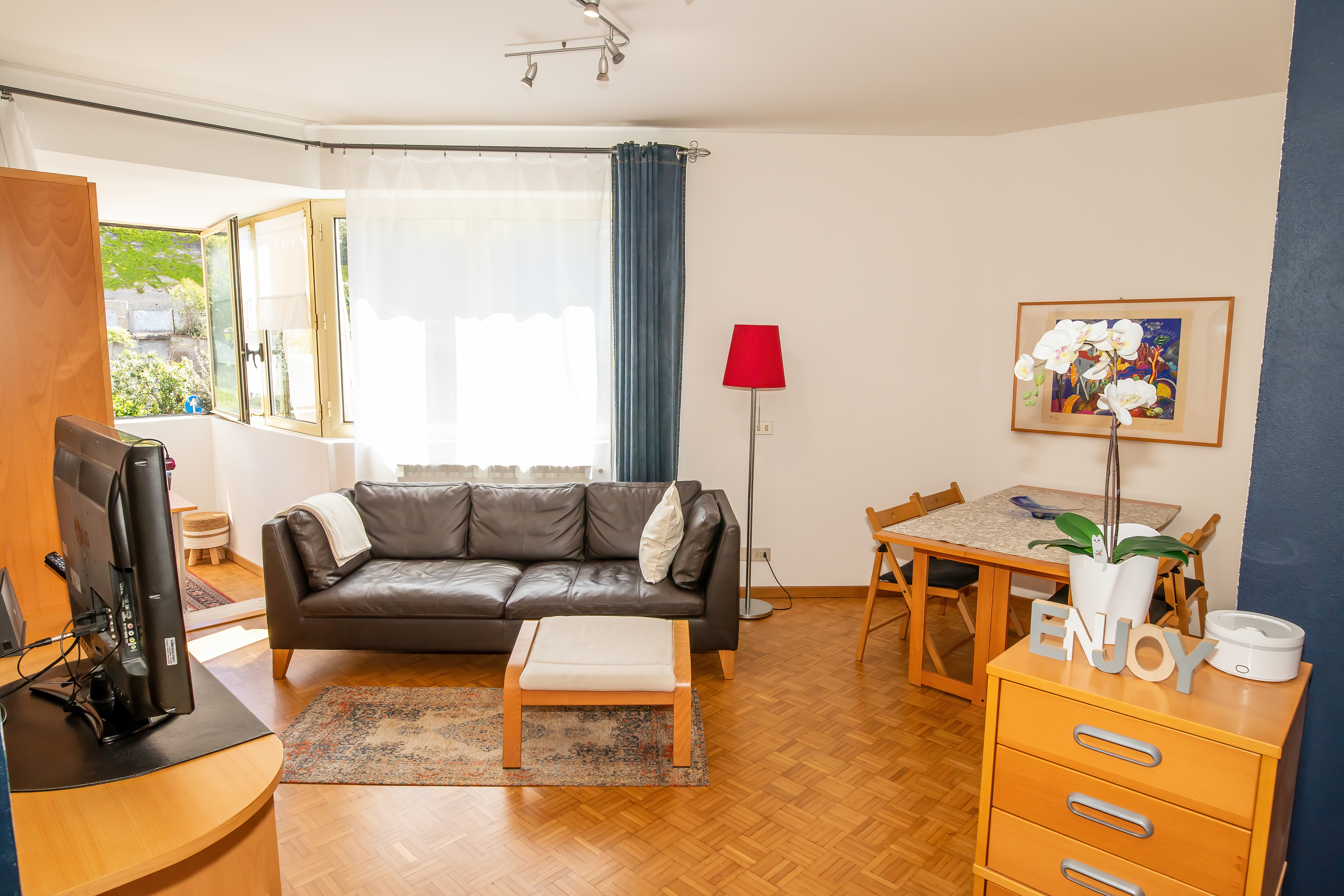 RomanaHome WiFiFree PrivatePark AirConditioning