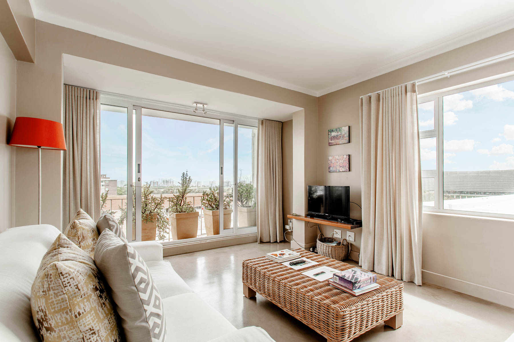 Apartment close to V&A Waterfront with Views.
