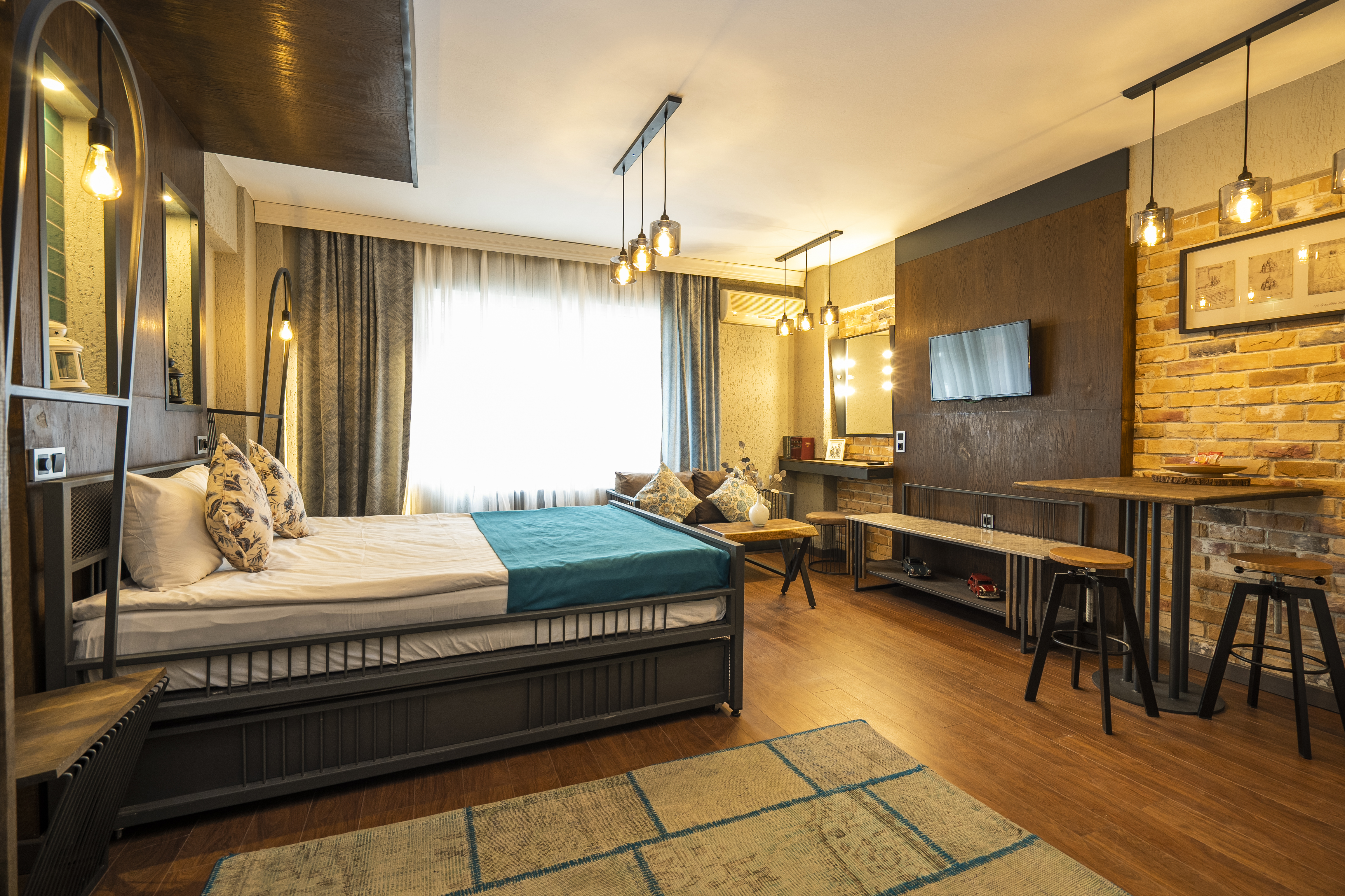 Cozy Studio Flat with Jacuzzi Free Wifi-Dsinfected