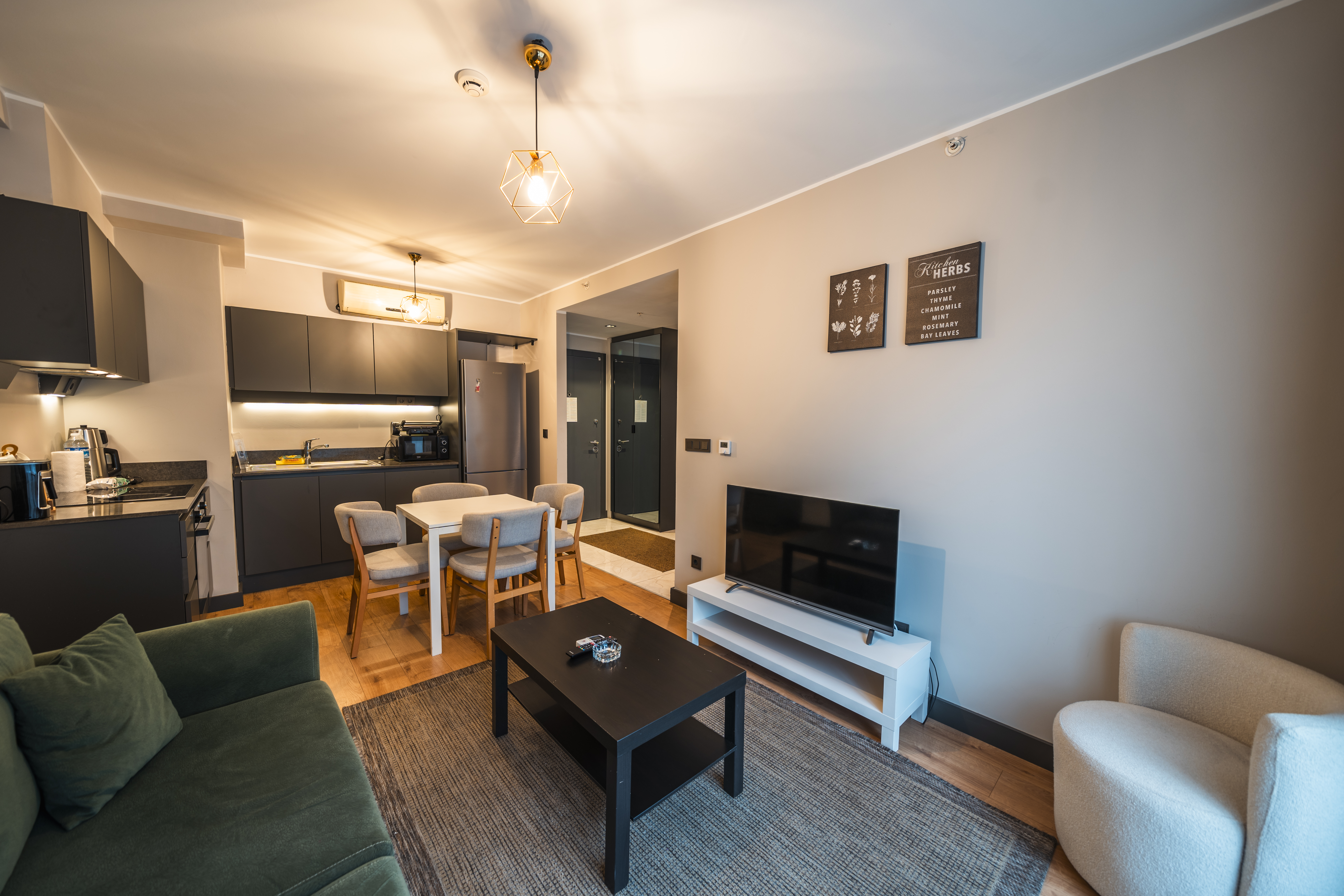 Warm & Peaceful Stay | Feel at Home, gym saI8 in Kagithane, Istanbul