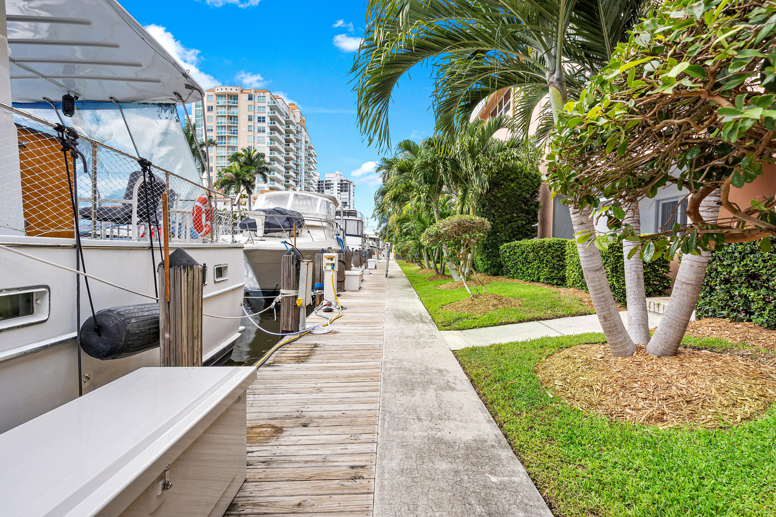 Coconut Bay Resort 2BR Condo Sleeps 6 in Fort Lauderdale, Broward County