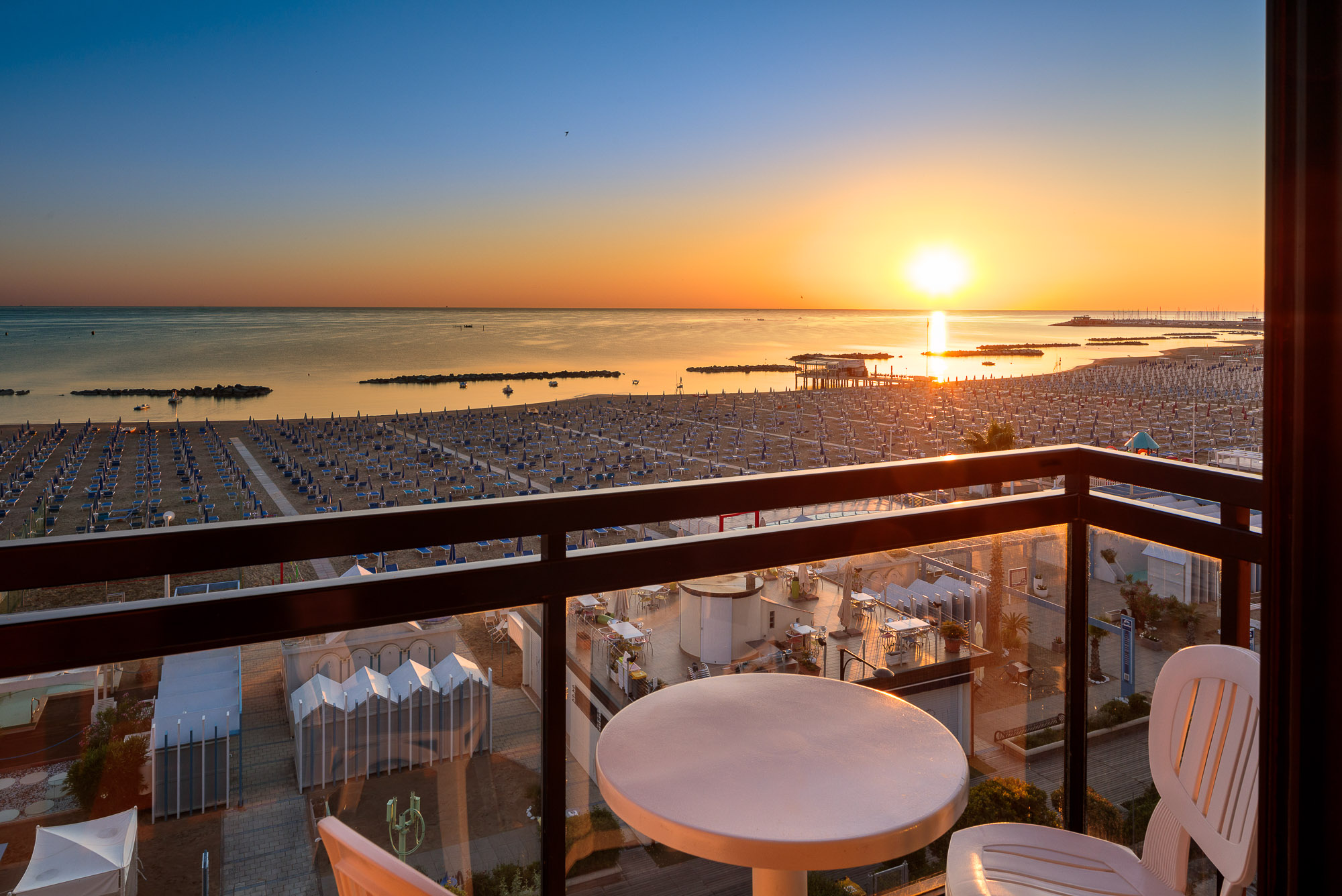 Studio with balcony overlooking the sea at Residence Rex