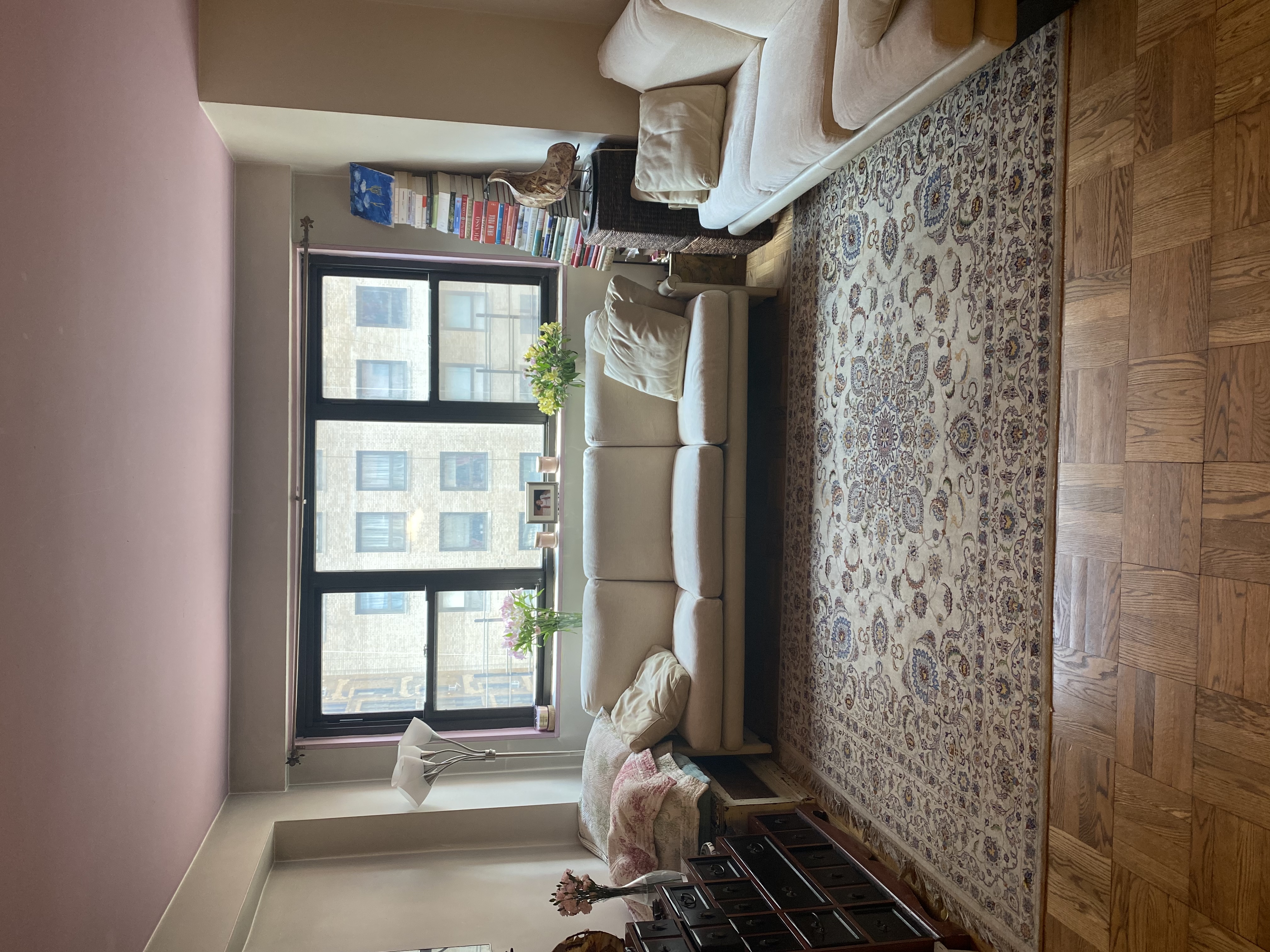Large Bedroom in a cozy apartment by Central Park