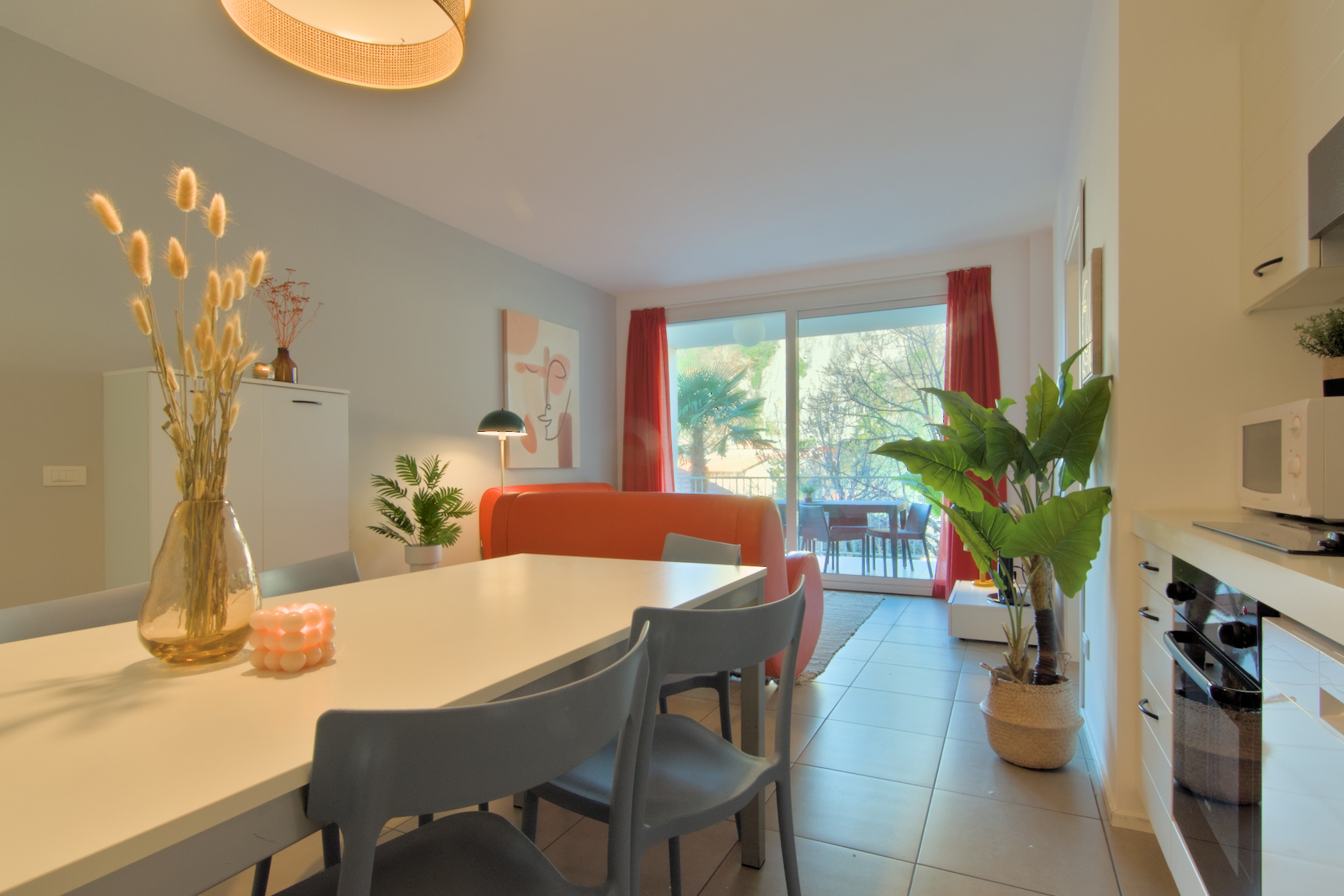 E103: 3 bedrooms apartment