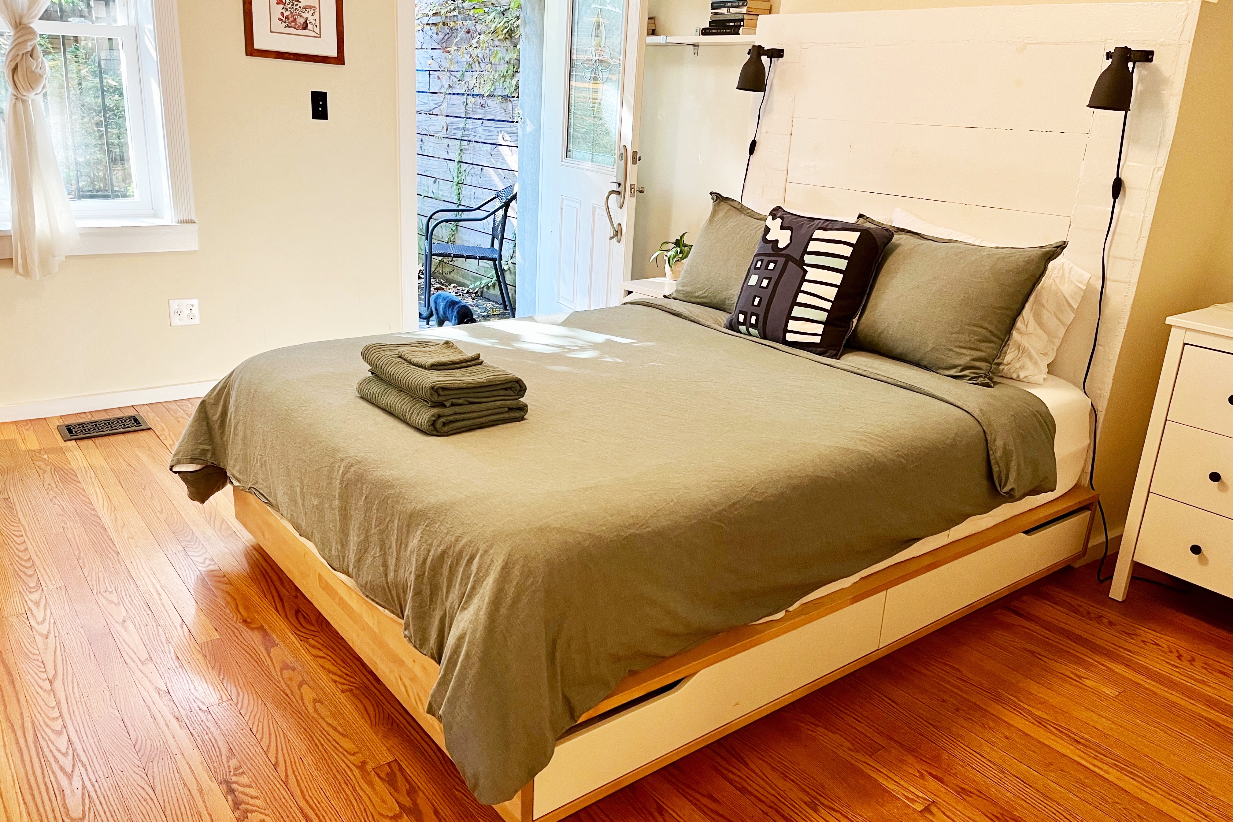 Guest Suite in Historic Home with Garden Oasis