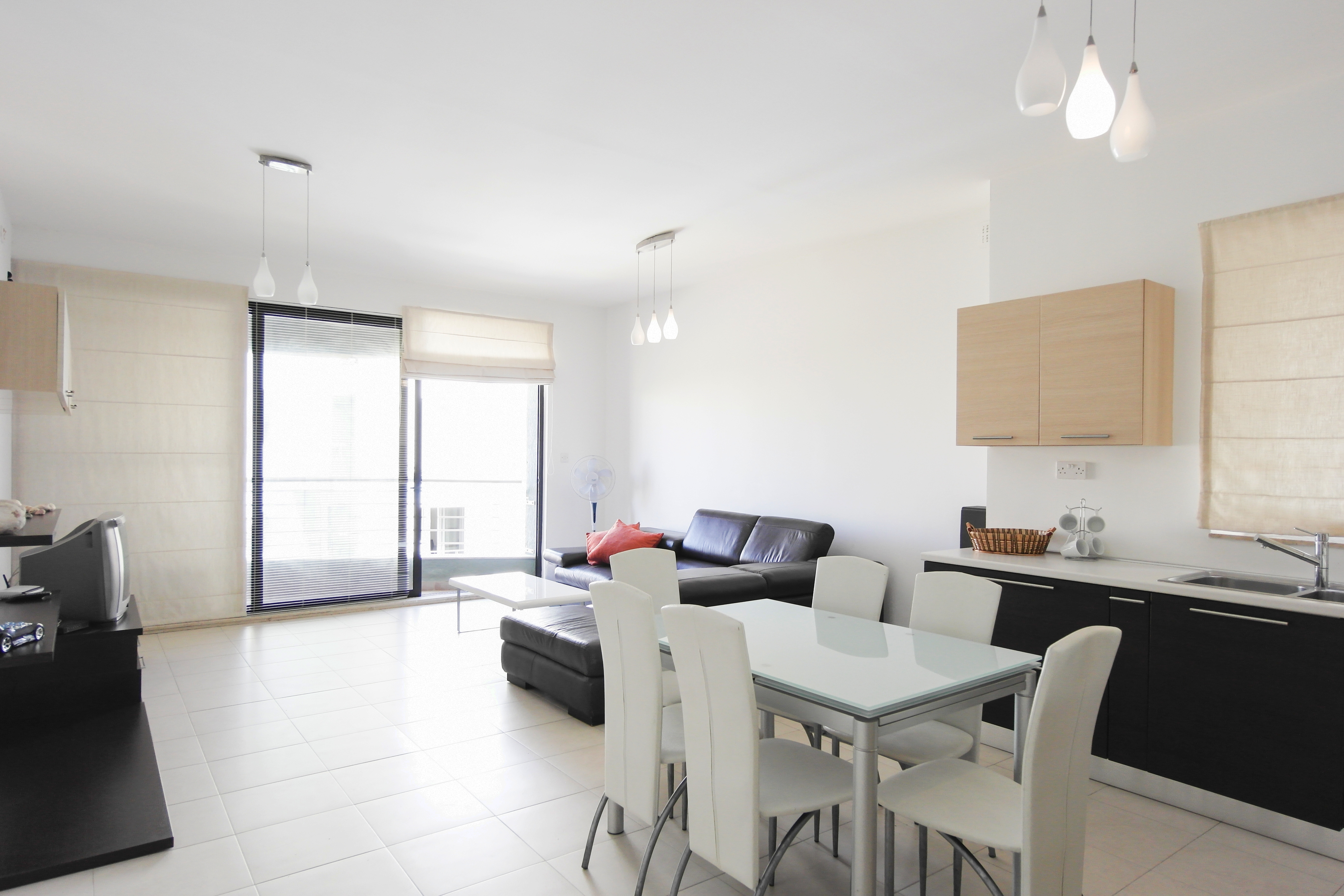 Seaside 3 bedroom apartment, close to everything