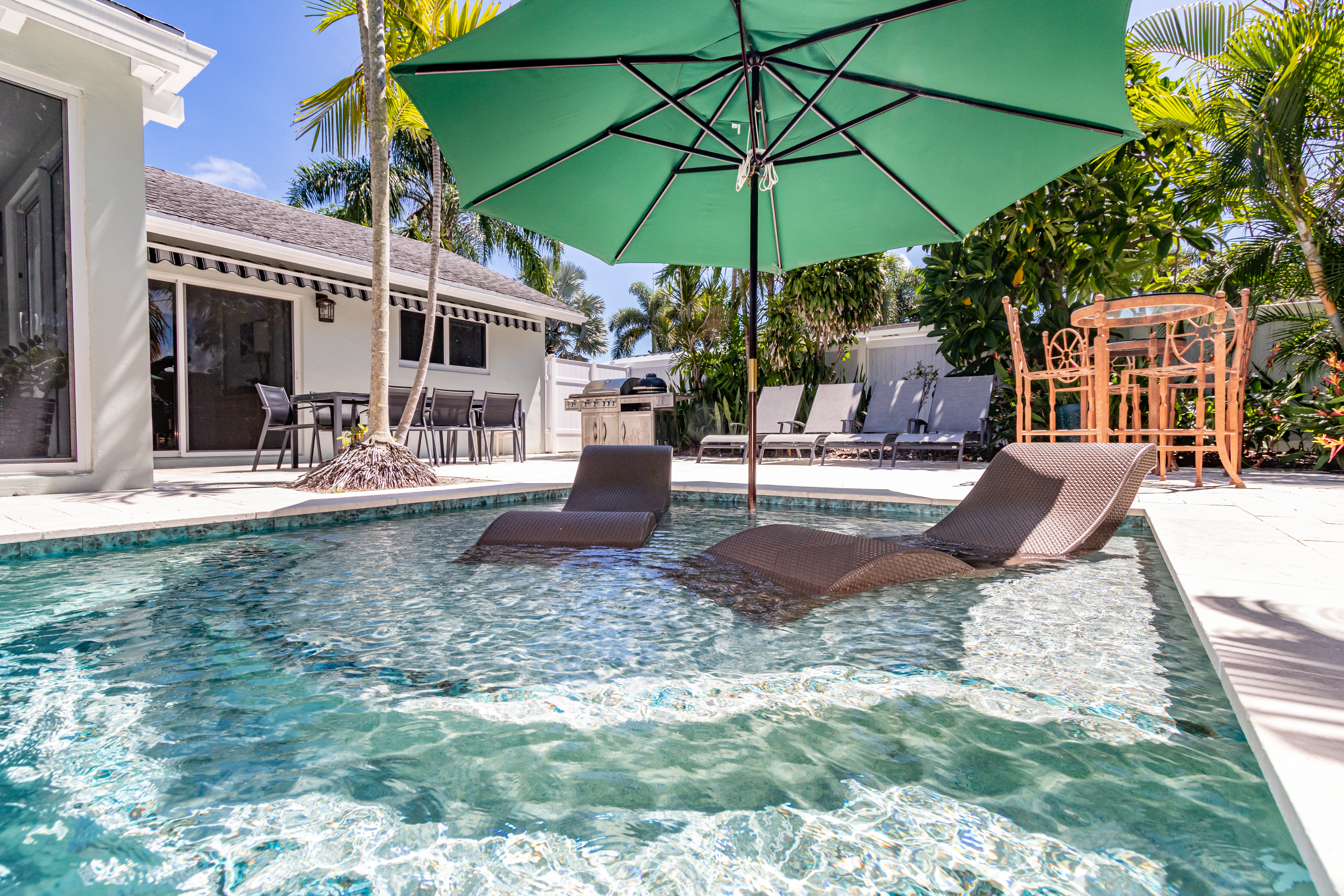 HGTV Design Star Home-Beach entry, Pool-Spa Heaven in Deerfield Beach, Broward County