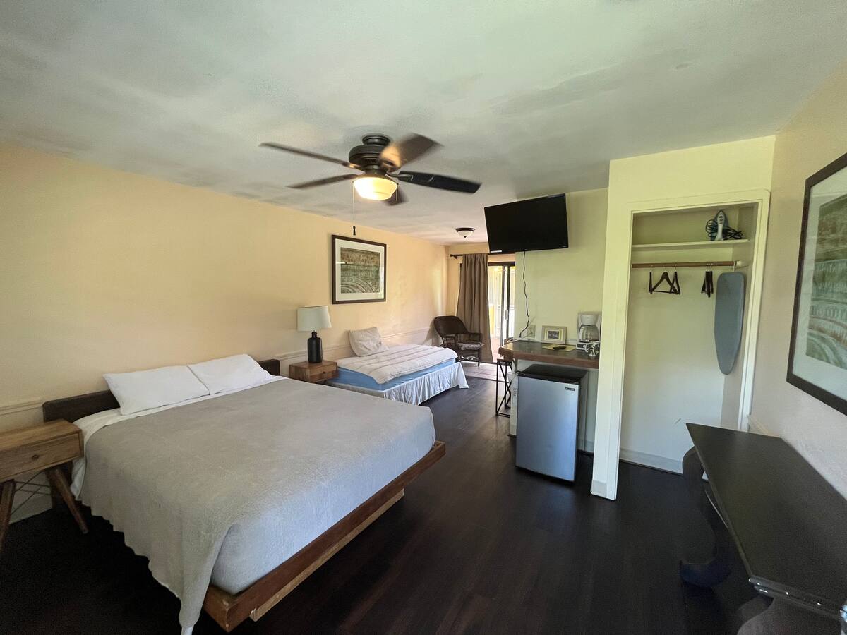 Amazing Unit on the Beach - Front door is beach in North Shore Oahu, Hawaii