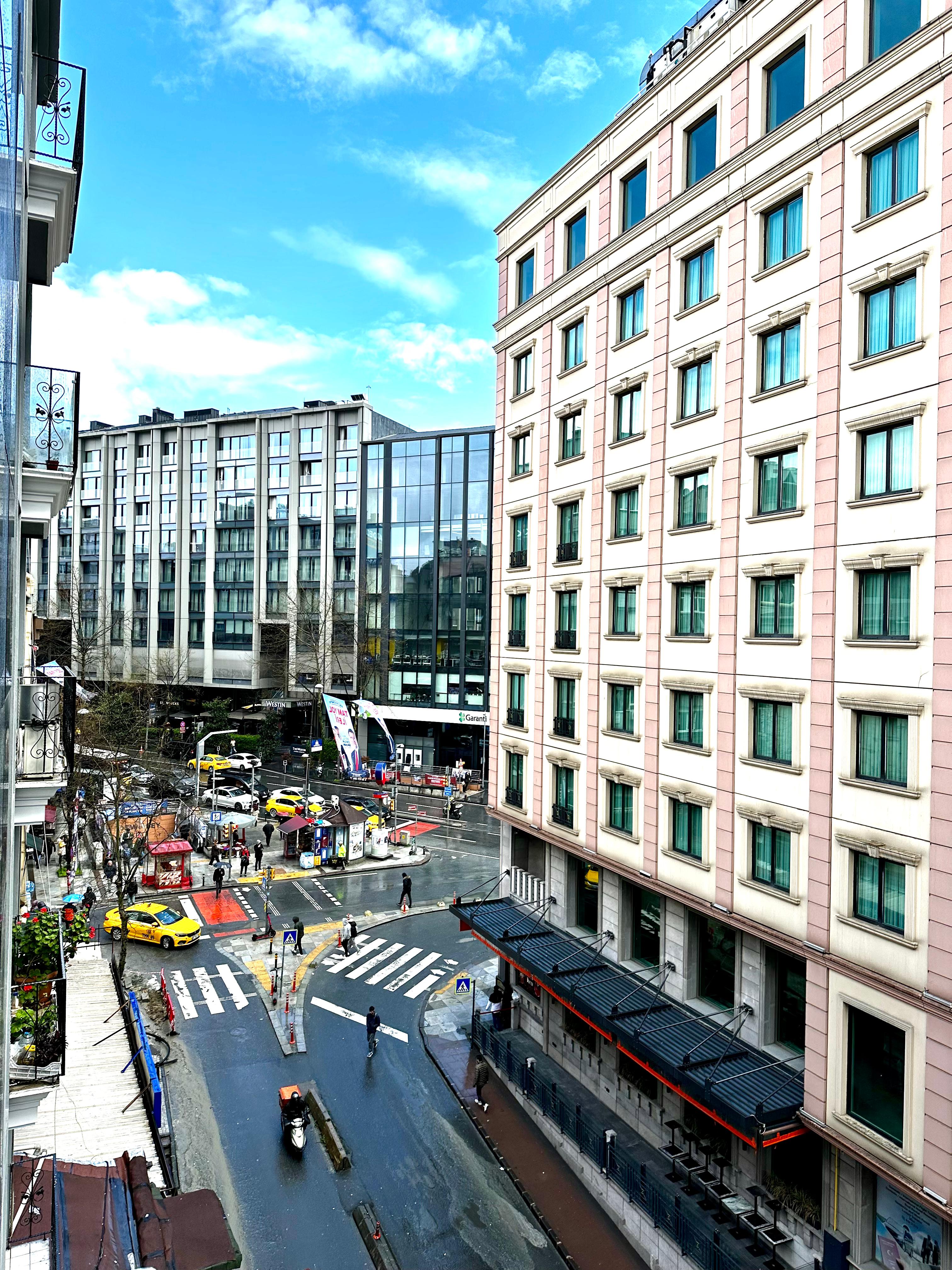 2+1 flat - next to the metro in Sisli, Istanbul