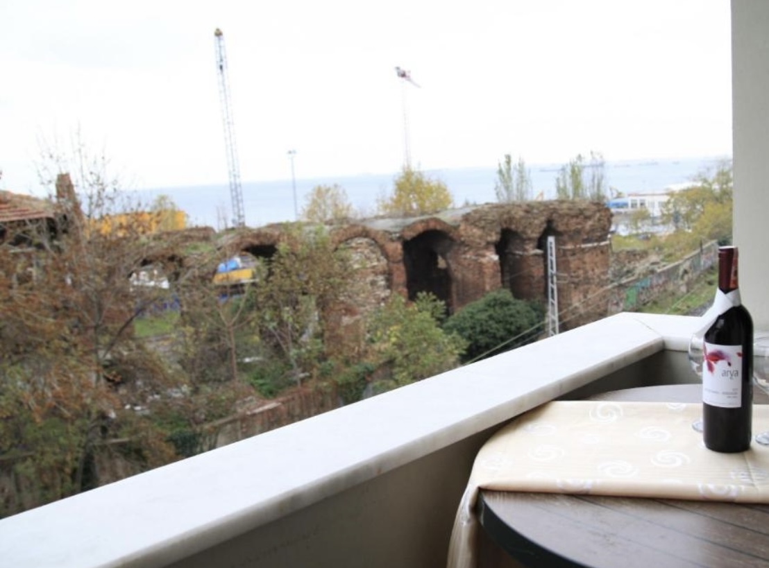 Sea view DeluxeApartment Balcony in Fatih, Istanbul